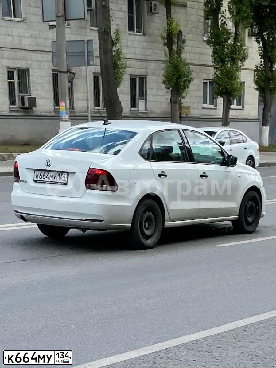 Фото автомобиля VOLKSWAGEN POLO, 2018 — госномер К894СХ134. Цвет: Белый