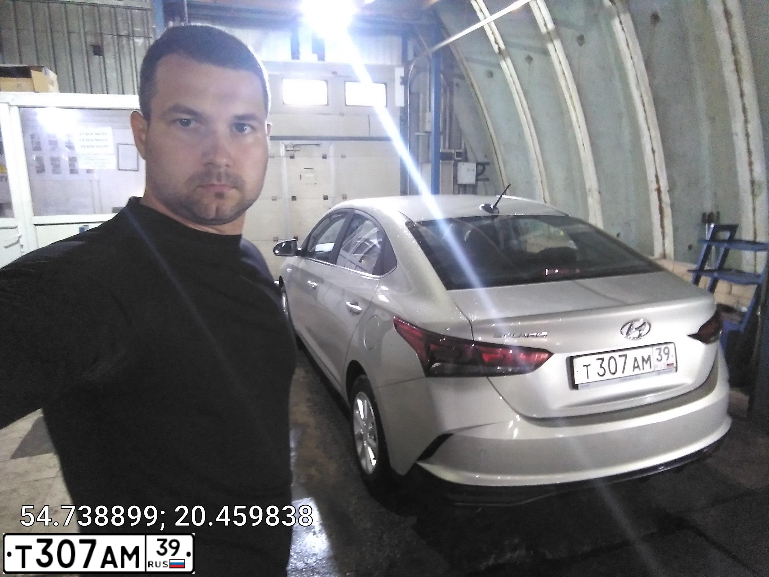 Фото автомобиля HYUNDAI SOLARIS, 2020 — госномер Т307АМ39. Цвет: СЕРЫЙ