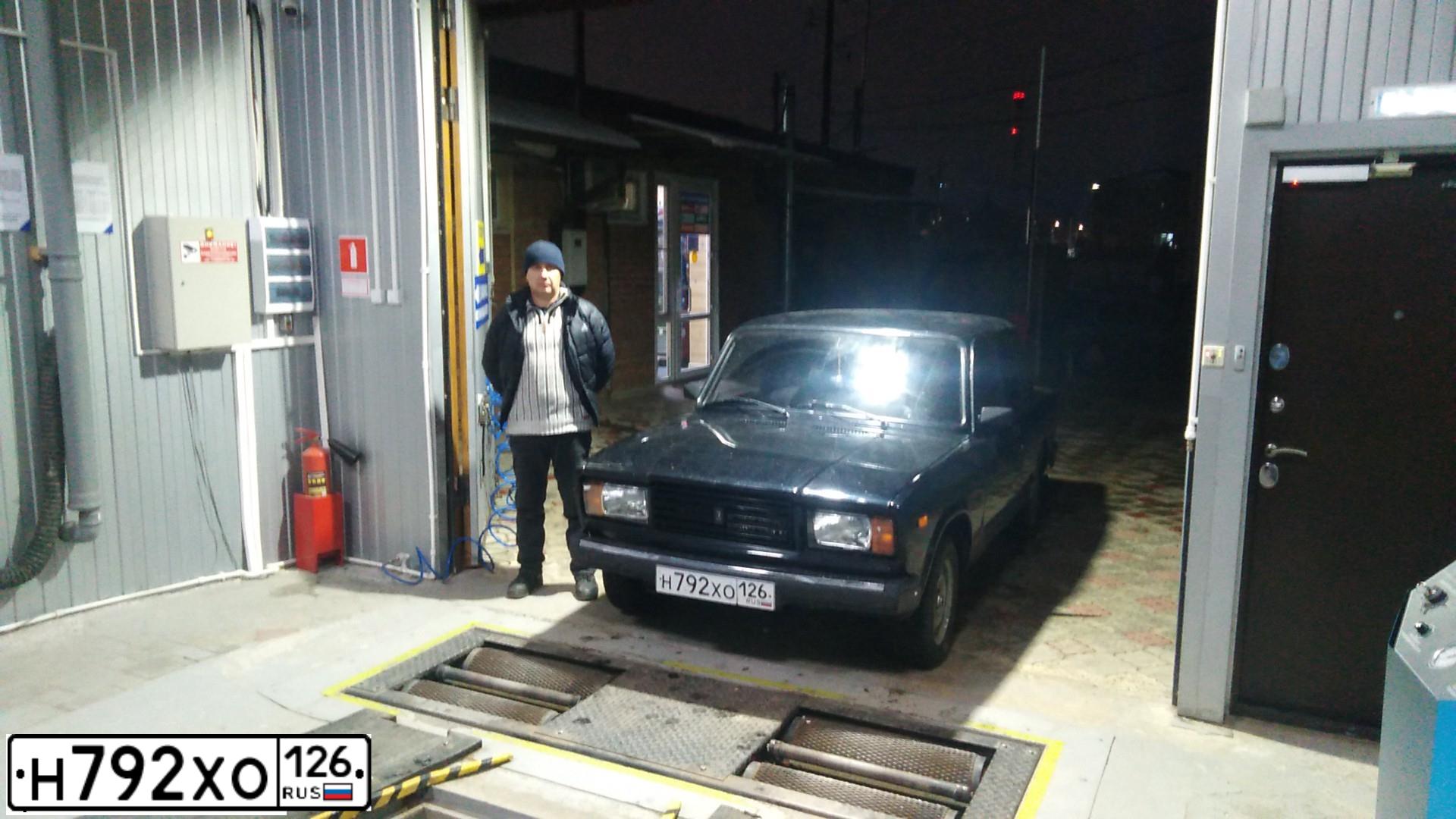 Фото автомобиля LADA 2107, 2010 — госномер М022МА126. Цвет: Сине-Черный