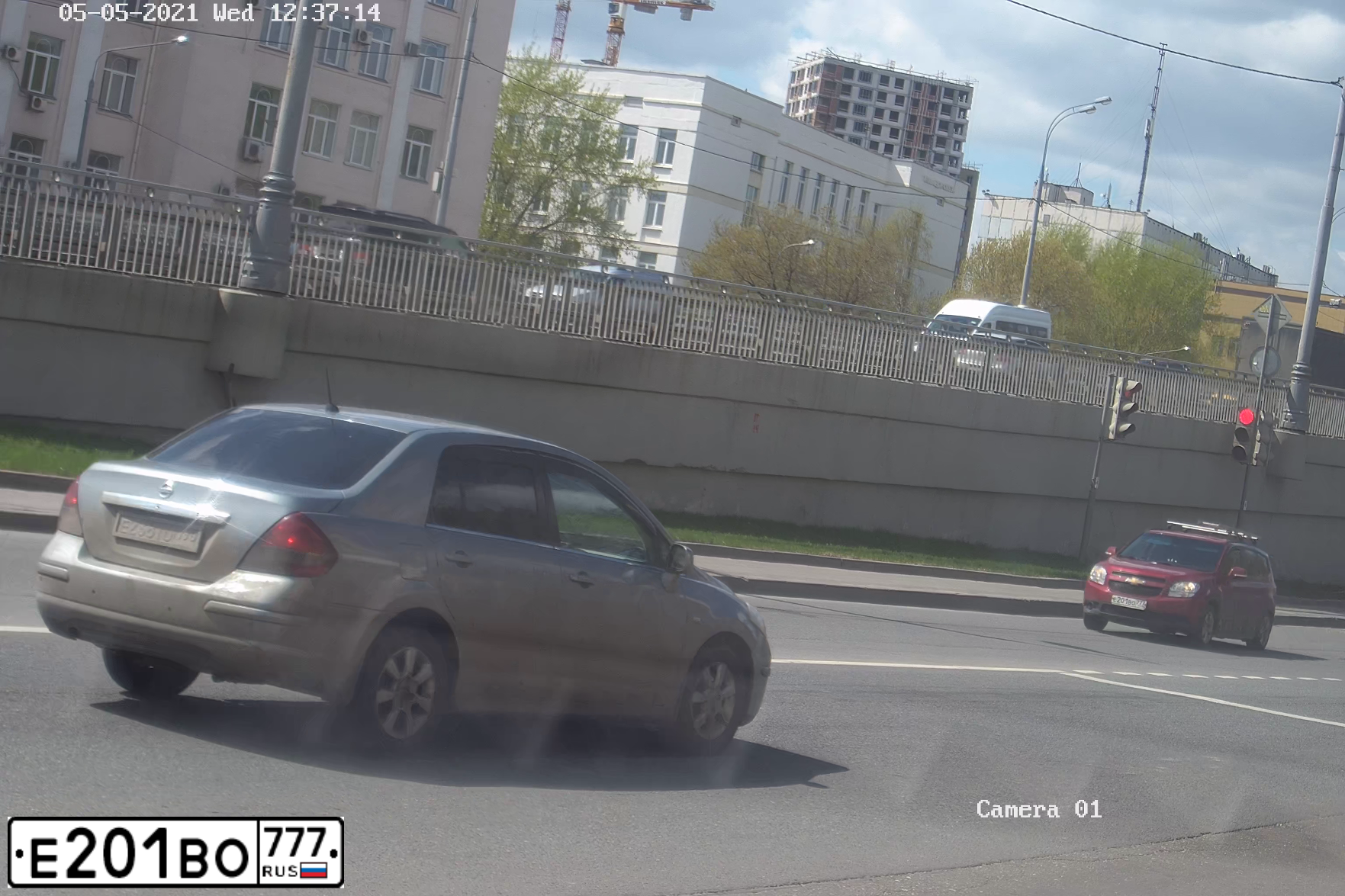 Фото автомобиля CHEVROLET ORLANDO, 2014 — госномер Е201ВО777. Цвет: КРАСНЫЙ