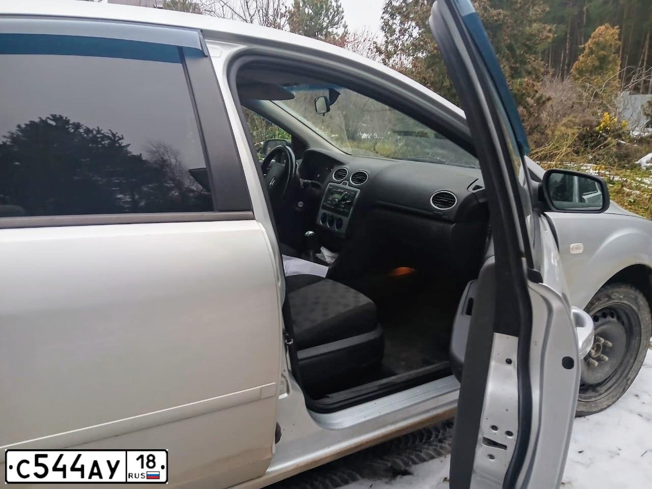 Фото автомобиля FORD FOCUS, 2006 — госномер М152ХА161. Цвет: СЕРЕБРИСТЫЙ
