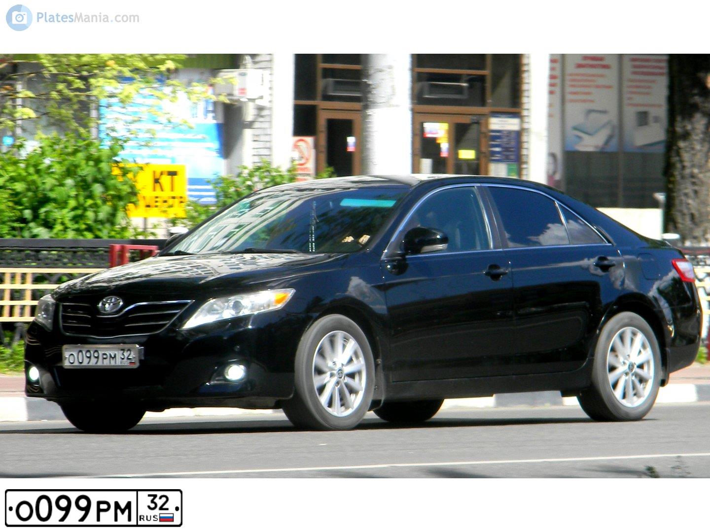 Фото автомобиля TOYOTA CAMRY, 2009 — госномер О099РМ32. Цвет: ЧЕРНЫЙ