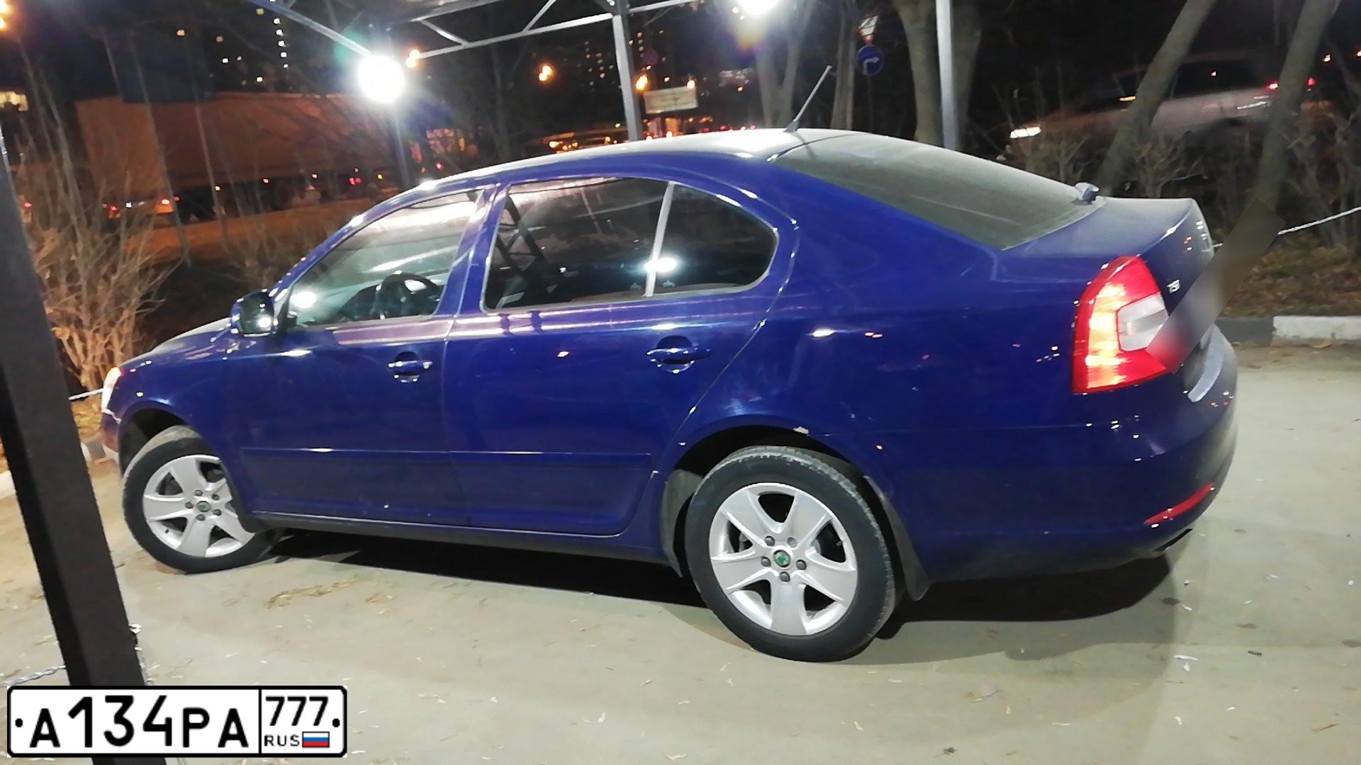 Фото автомобиля SKODA OCTAVIA, 2012 — госномер Е222ХР71. Цвет: ТЕМНО СИНИЙ