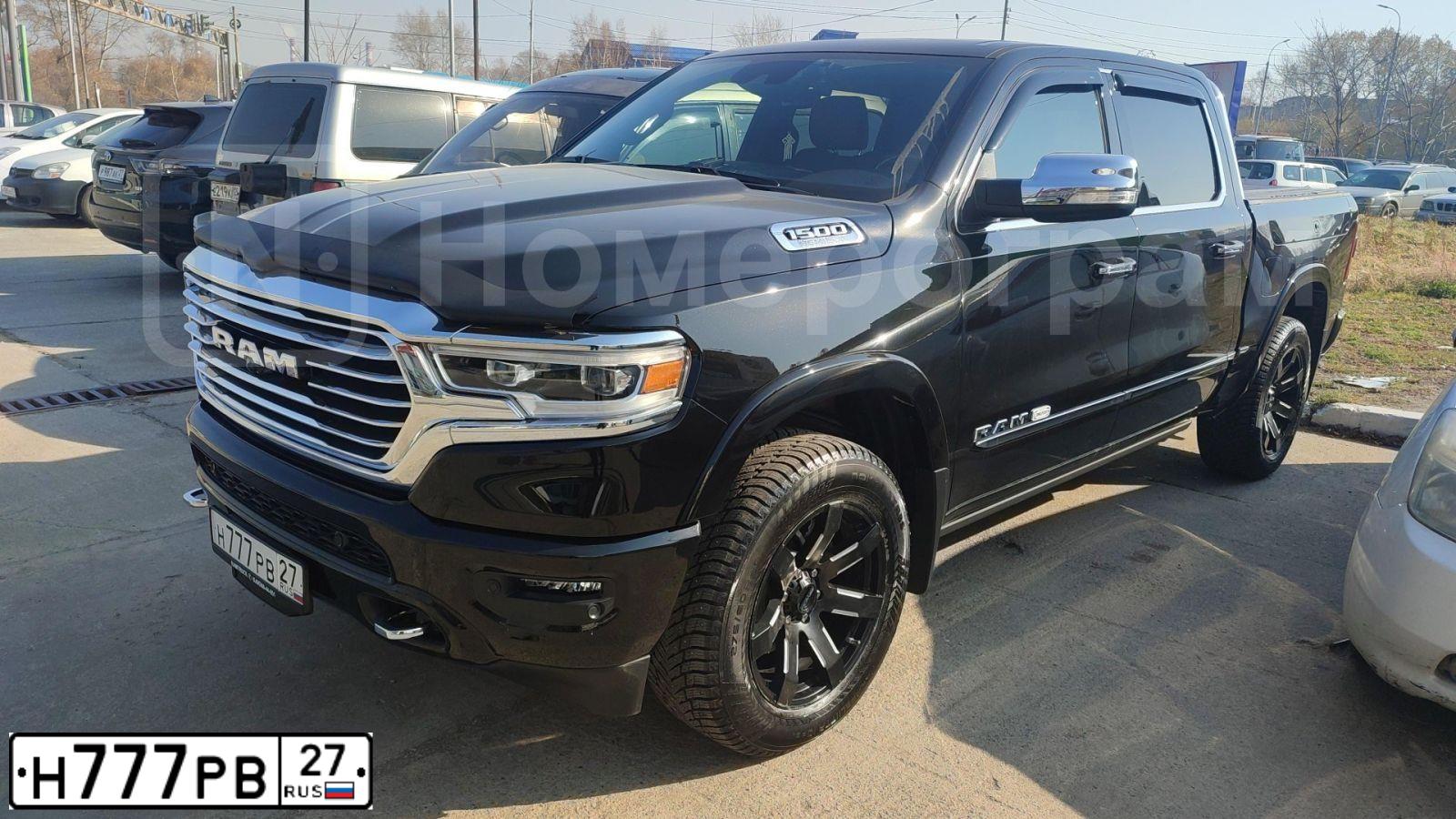 Фото автомобиля RAM 1500, 2020 — госномер Н777РВ27. Цвет: ЧЕРНЫЙ