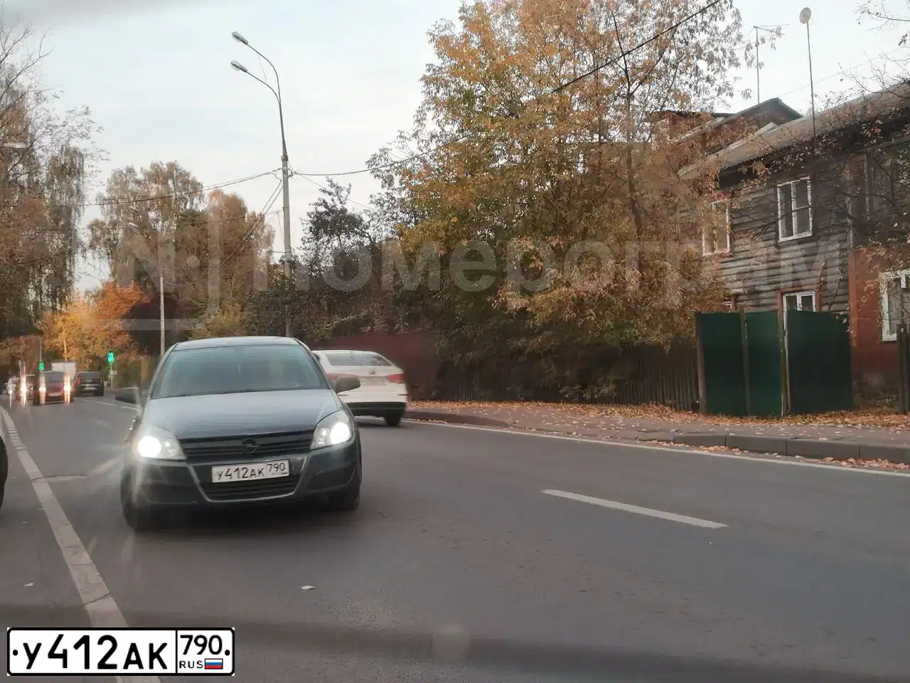 Фото автомобиля OPEL ASTRA, 2006 — госномер У412АК790. Цвет: ТЕМНО-СЕРЫЙ