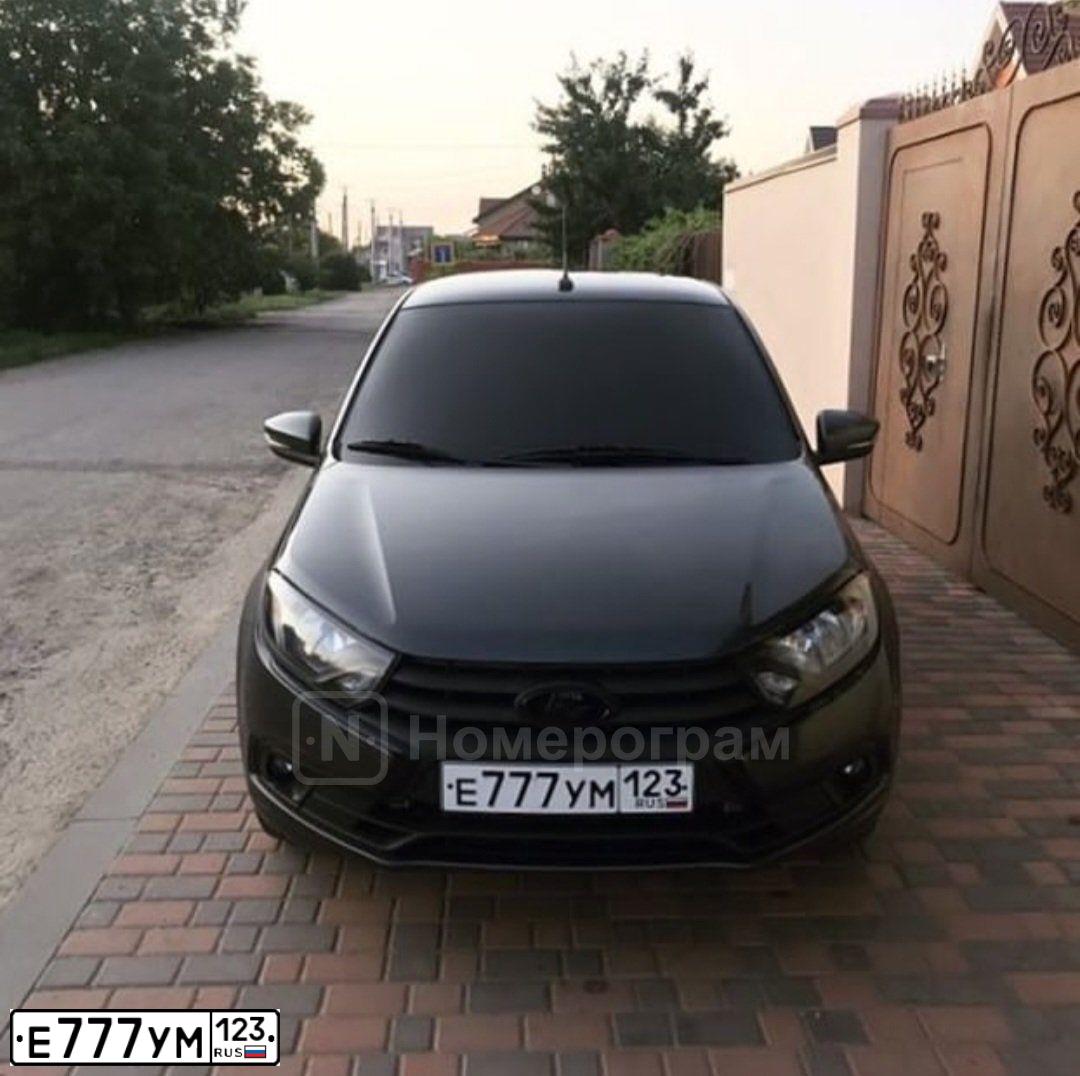Фото автомобиля HYUNDAI SOLARIS, 2021 — госномер Е777УМ123. Цвет: СЕРЫЙ