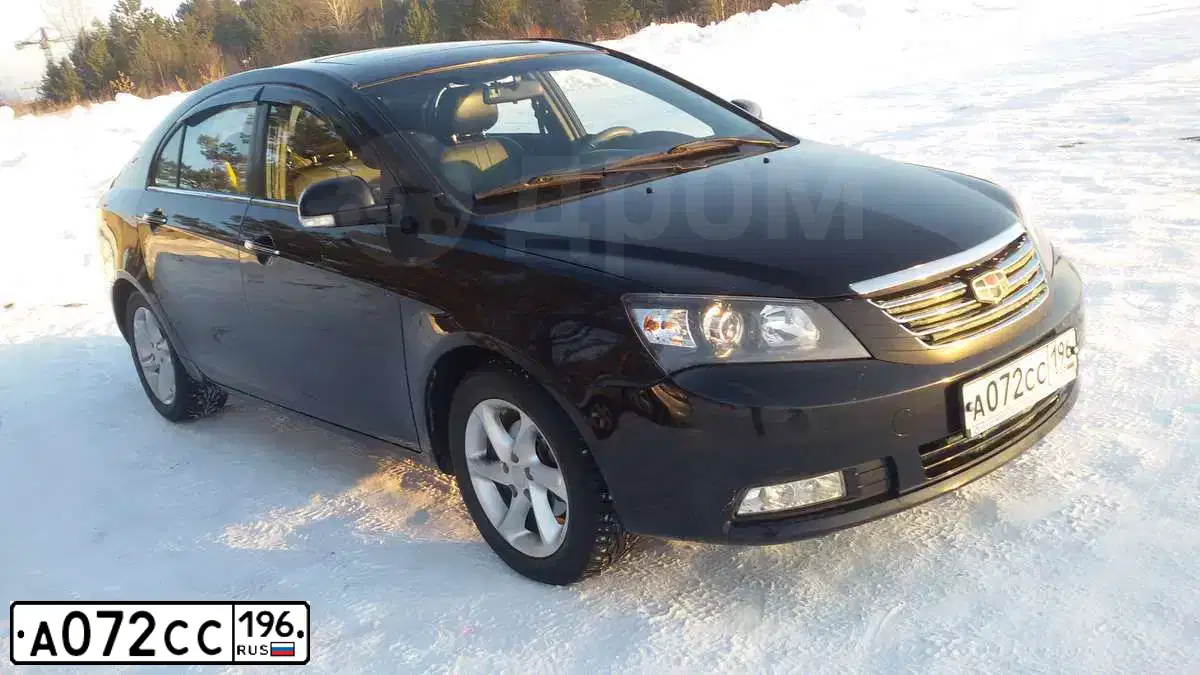 Фото автомобиля GEELY EMGRAND, 2013 — госномер Х829ХС55. Цвет: ЧЕРНЫЙ