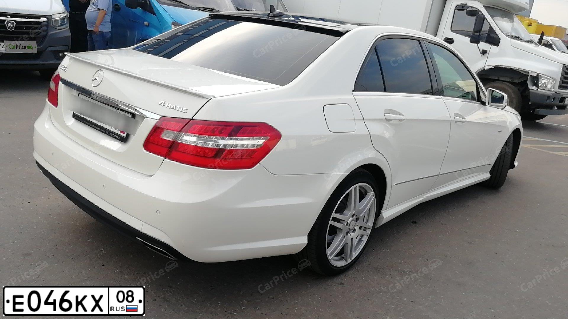 Фото автомобиля MERCEDES E-KLASSE, 2012 — госномер К331ЕН147. Цвет: Белый