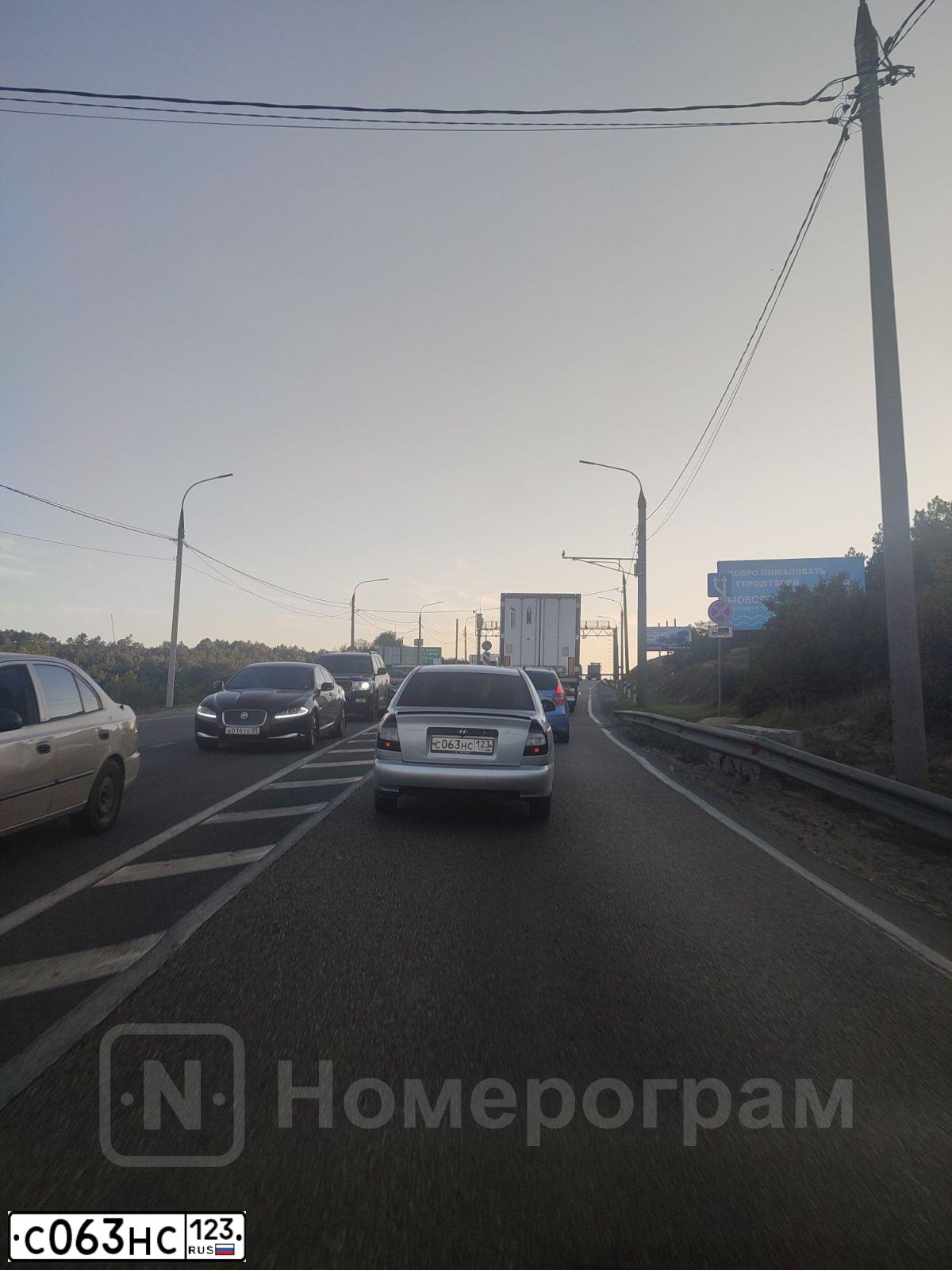 Фото автомобиля TAGAZ ACCENT, 2007 — госномер С063НС123. Цвет: СЕРЕБРИСТЫЙ