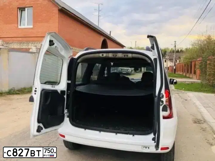 Фото автомобиля LADA LARGUS, 2014 — госномер Н778КУ15