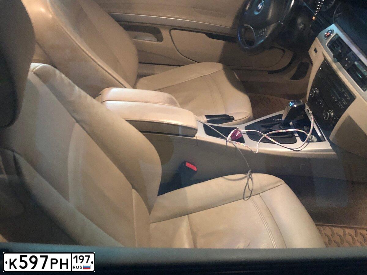 Фото автомобиля BMW SERIE 3, 2010 — госномер Р119ВЕ323. Цвет: синий