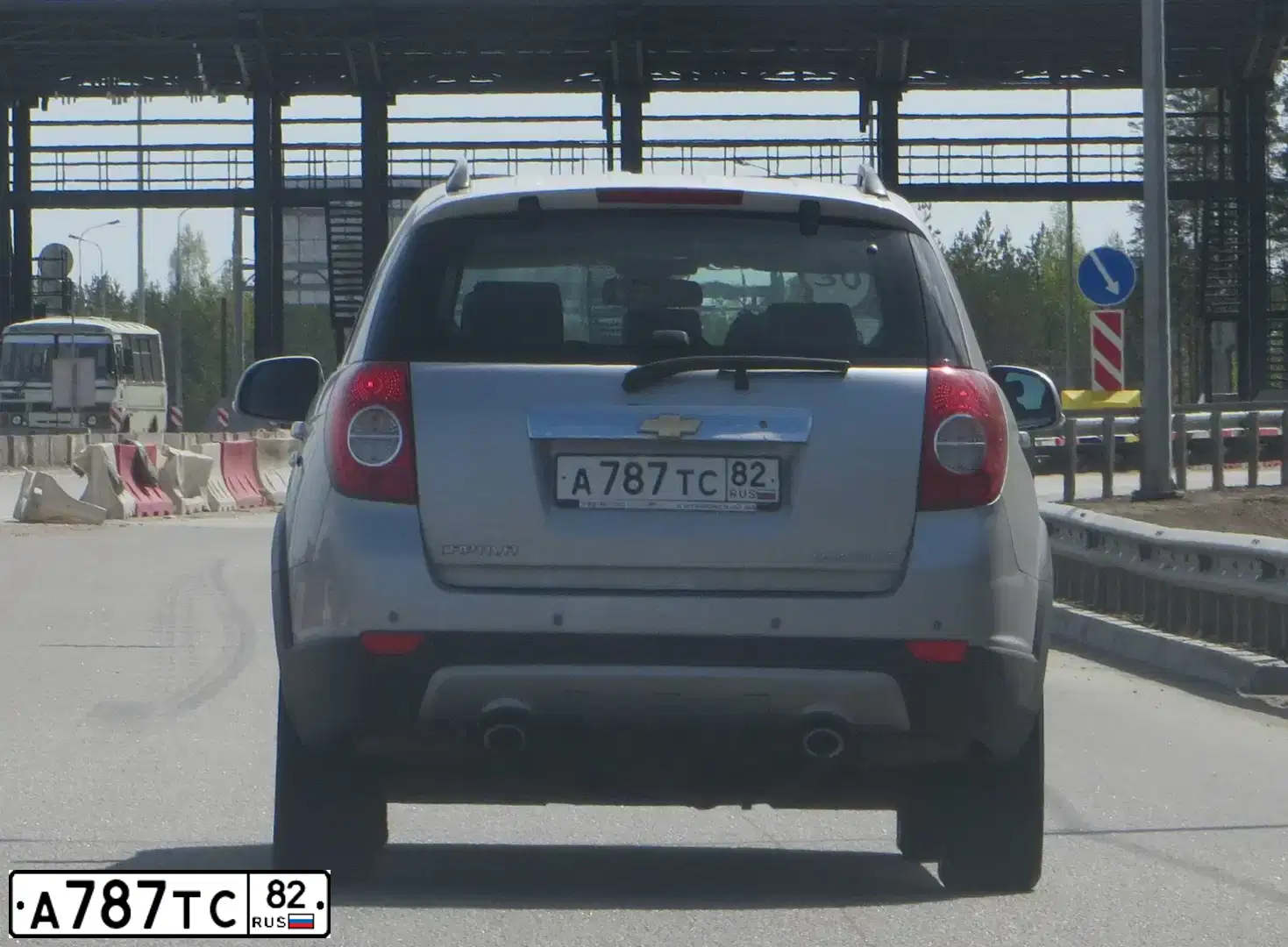 Фото автомобиля CHEVROLET ШЕВРОЛЕ КАПТИВА, 2014 — госномер А787ТС82. Цвет: СЕРЫЙ