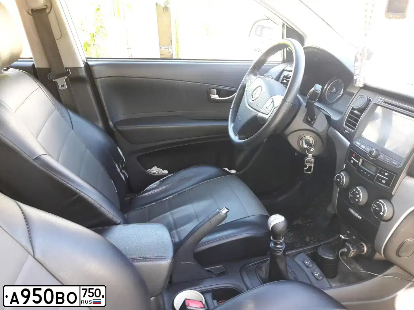 Фото автомобиля SSANGYONG ACTYON, 2011 — госномер А950ВО750. Цвет: Серебристый