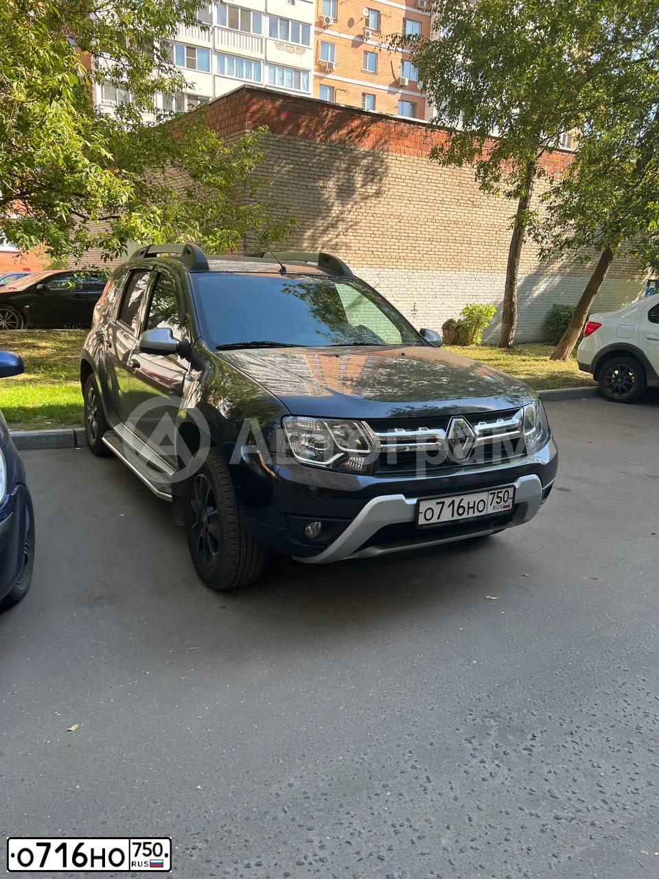Фото автомобиля RENAULT DUSTER, 2016 — госномер О716НО750. Цвет: ЧЕРНЫЙ