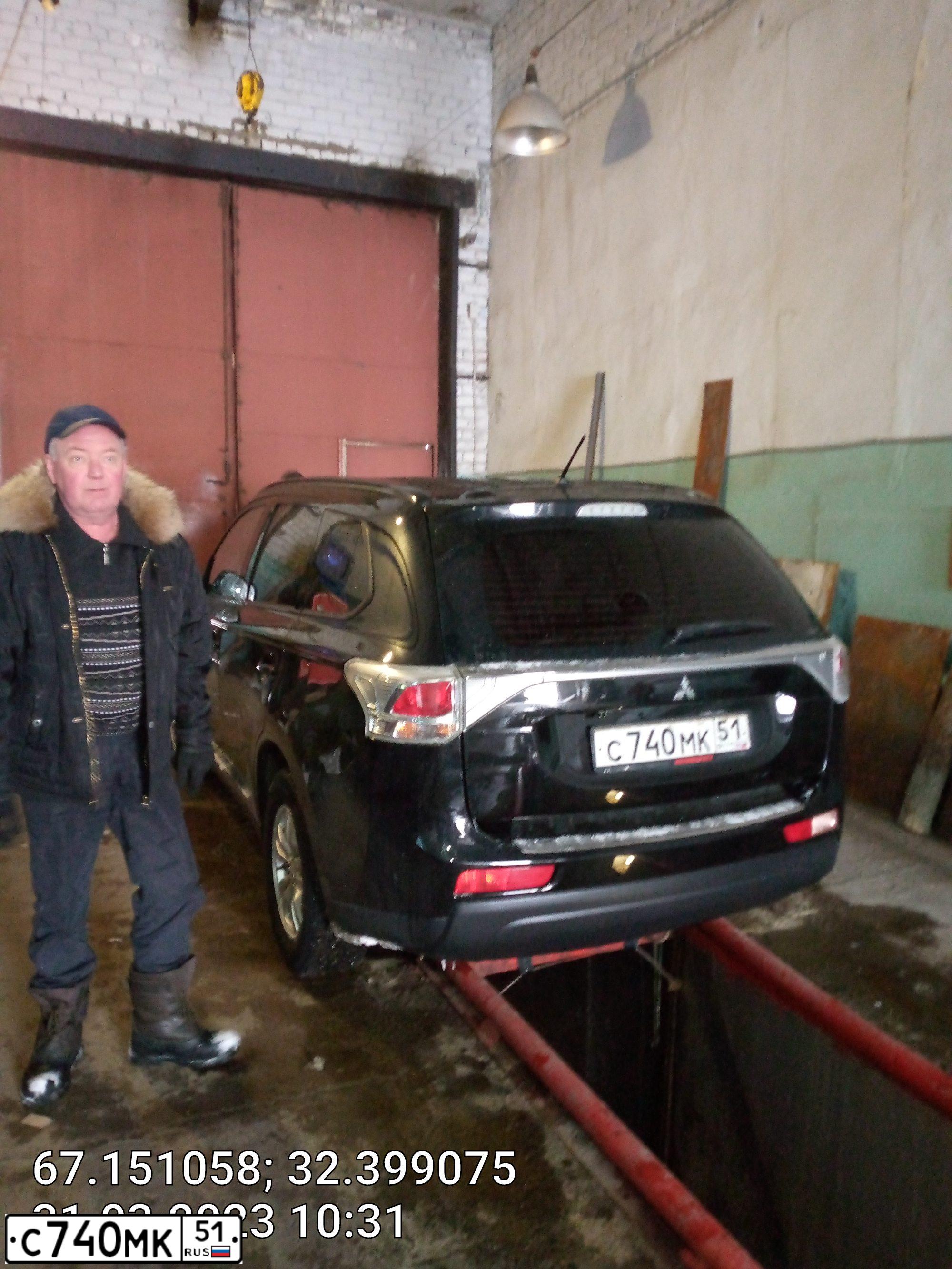Фото автомобиля MITSUBISHI OUTLANDER, 2013 — госномер С740МК51. Цвет: ЧЕРНЫЙ