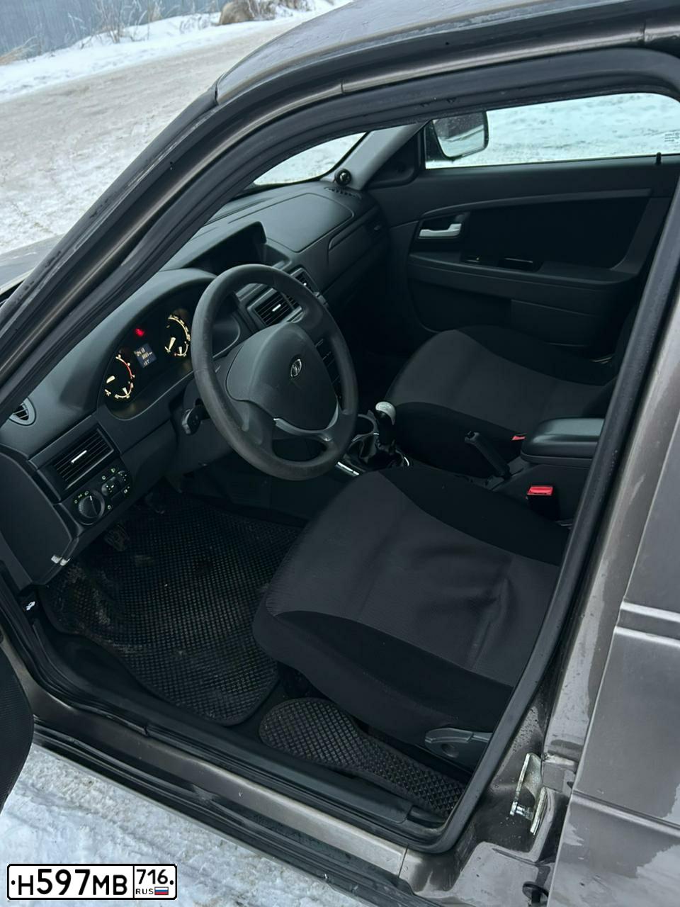 Фото автомобиля LADA 2170 PRIORA, 2016 — госномер Н191КС21. Цвет: Золотисто-коричневый