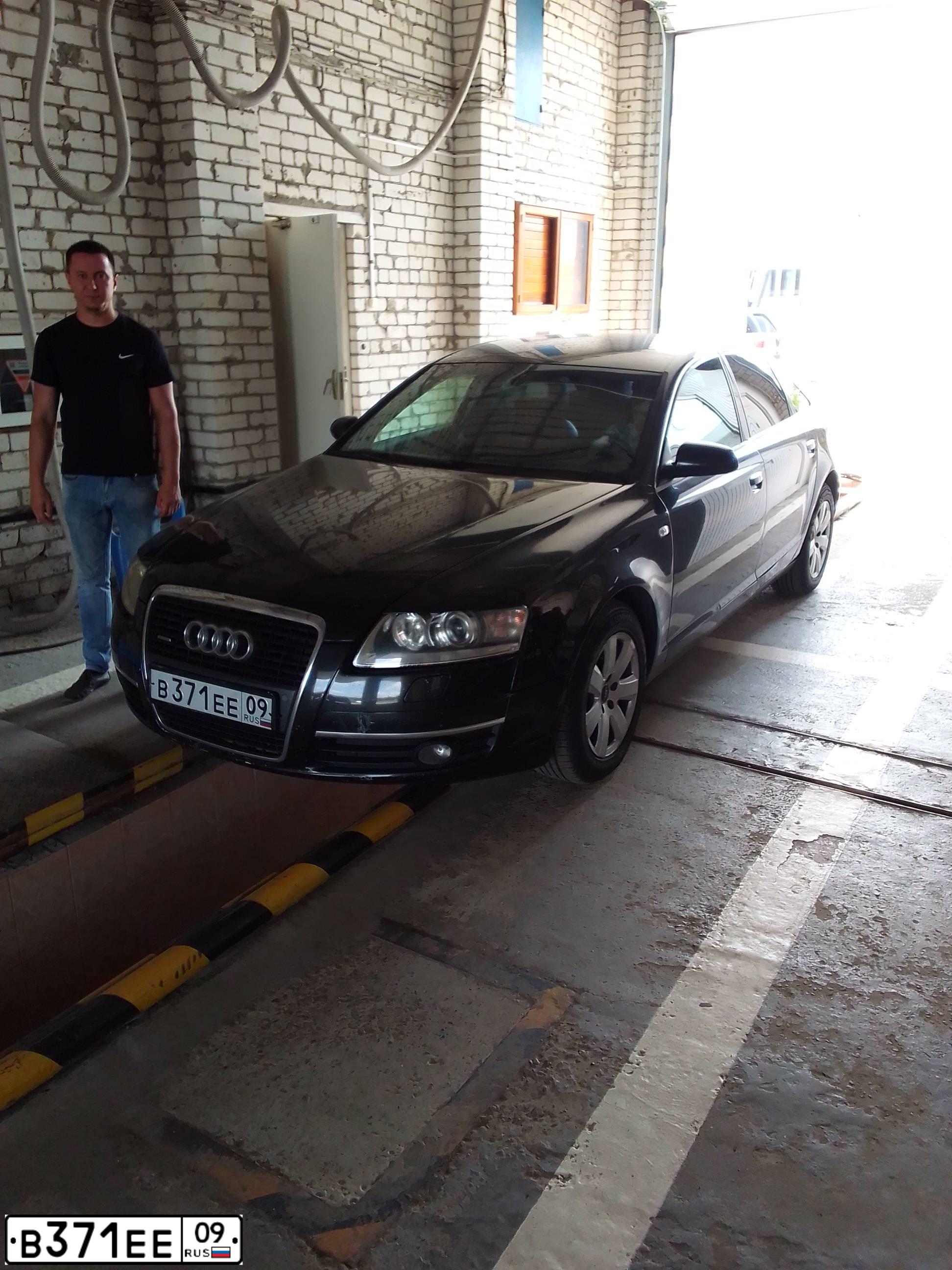 Фото автомобиля AUDI A6, 2004 — госномер О626МР77. Цвет: ЧЕРНЫЙ
