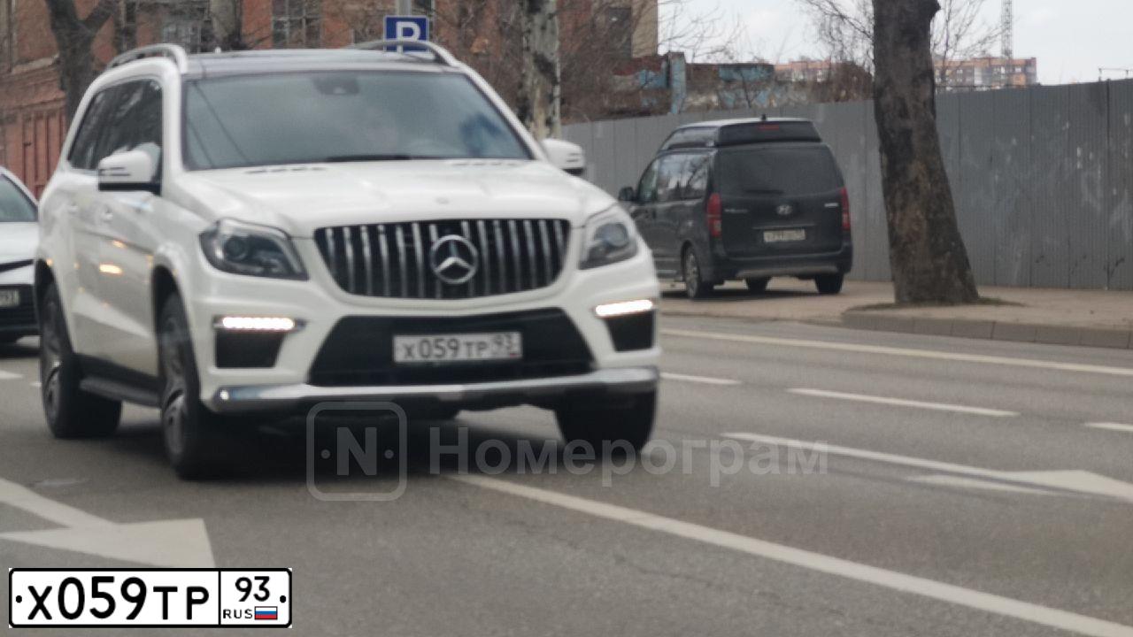 Фото автомобиля MERCEDES-BENZ GL350, 2013 — госномер В239ОУ155