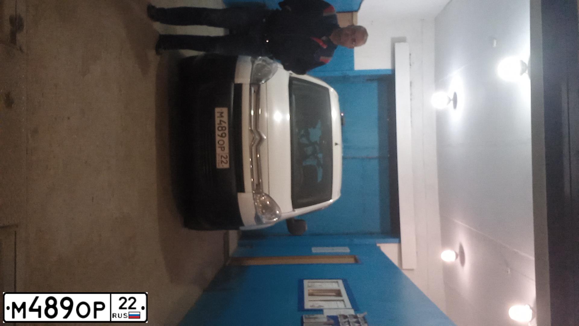 Фото автомобиля CITROEN BERLINGO, 2011 — госномер Е127ТХ22. Цвет: Белый