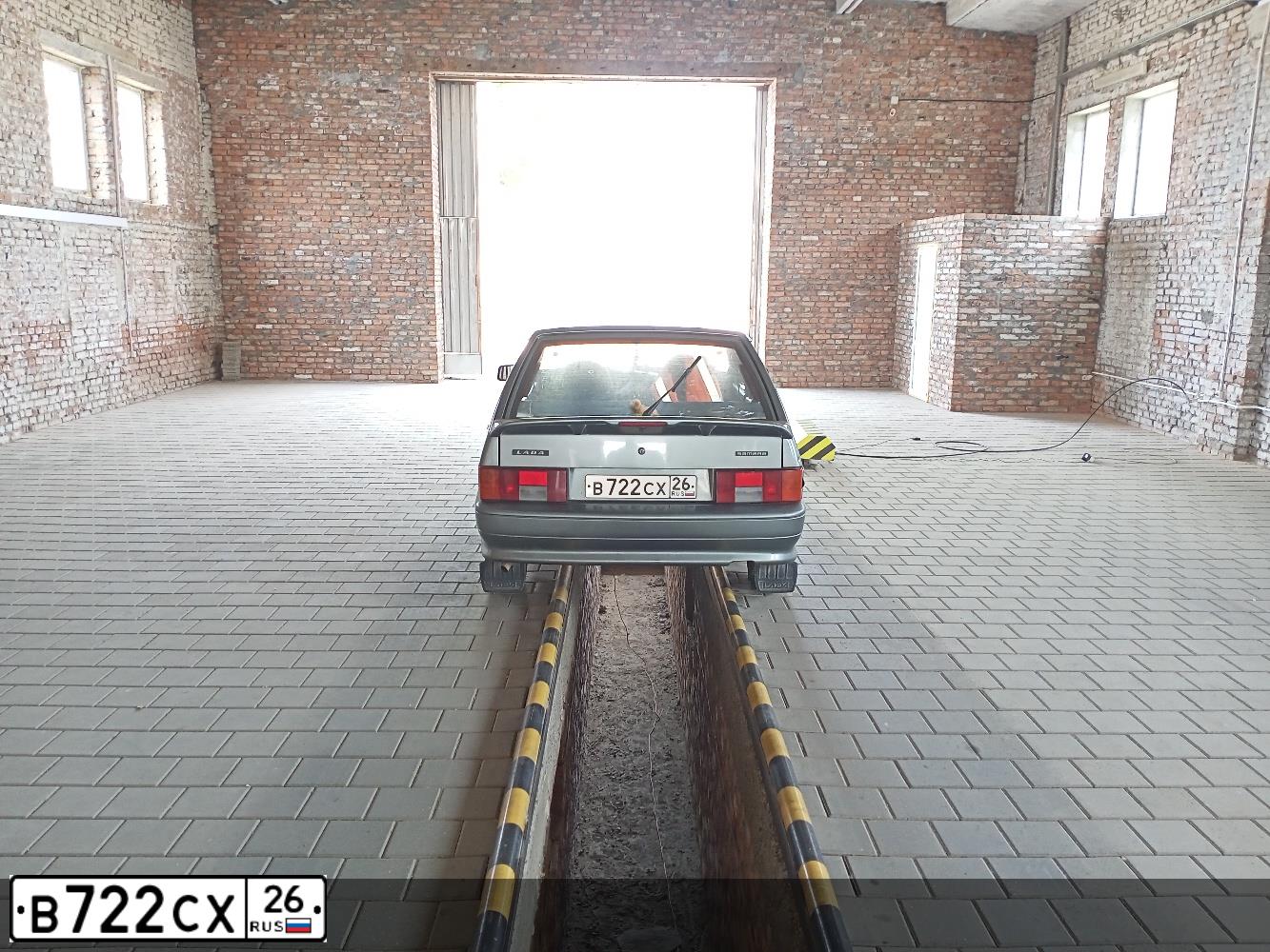 Фото автомобиля LADA 2114 SAMARA, 2007 — госномер В722СХ26. Цвет: СРЕДНИЙ СЕРО-ЗЕЛЕНЫЙ МЕТАЛЛ
