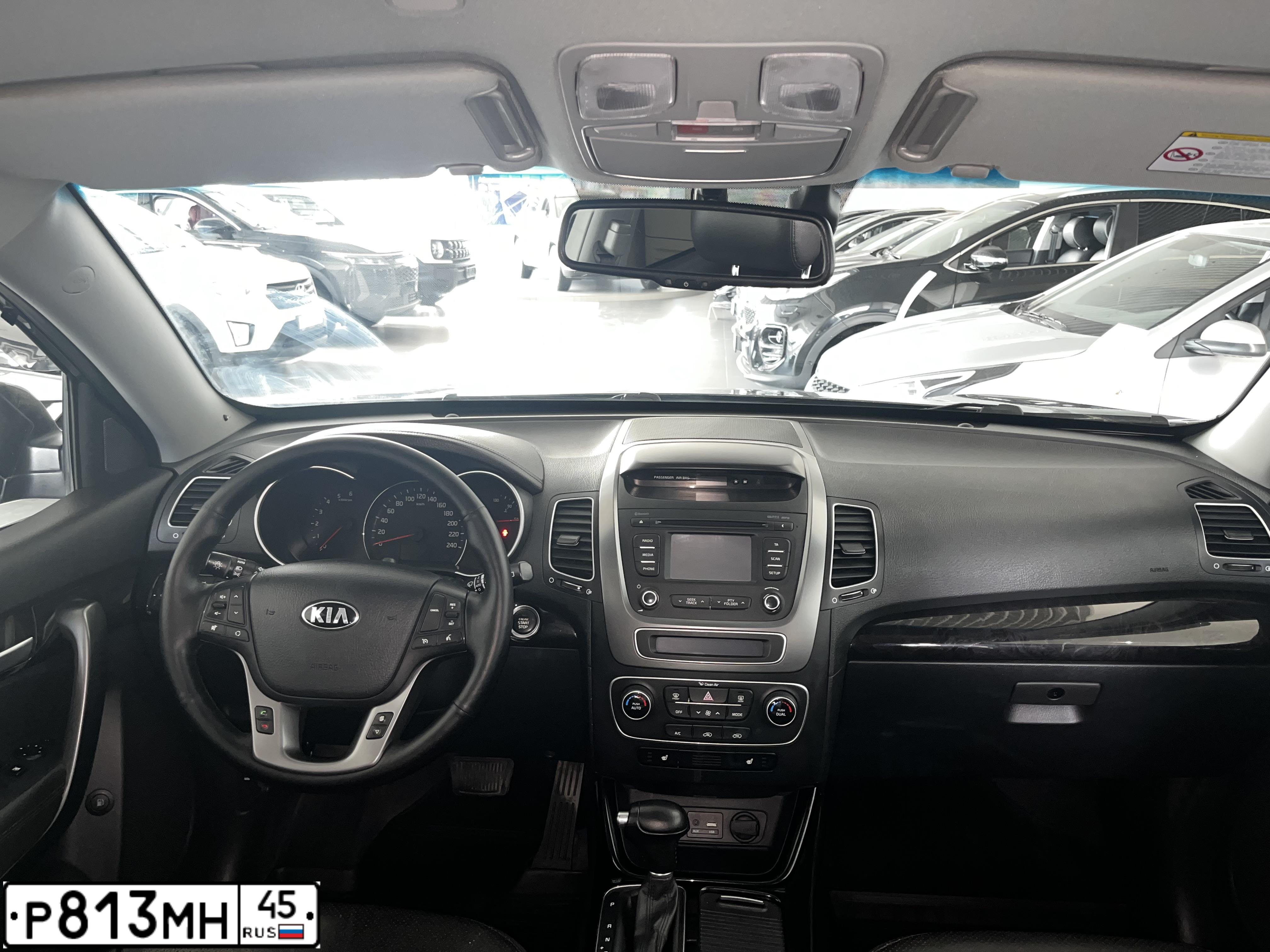 Фото автомобиля KIA SORENTO, 2019 — госномер Р813МН45. Цвет: Серый