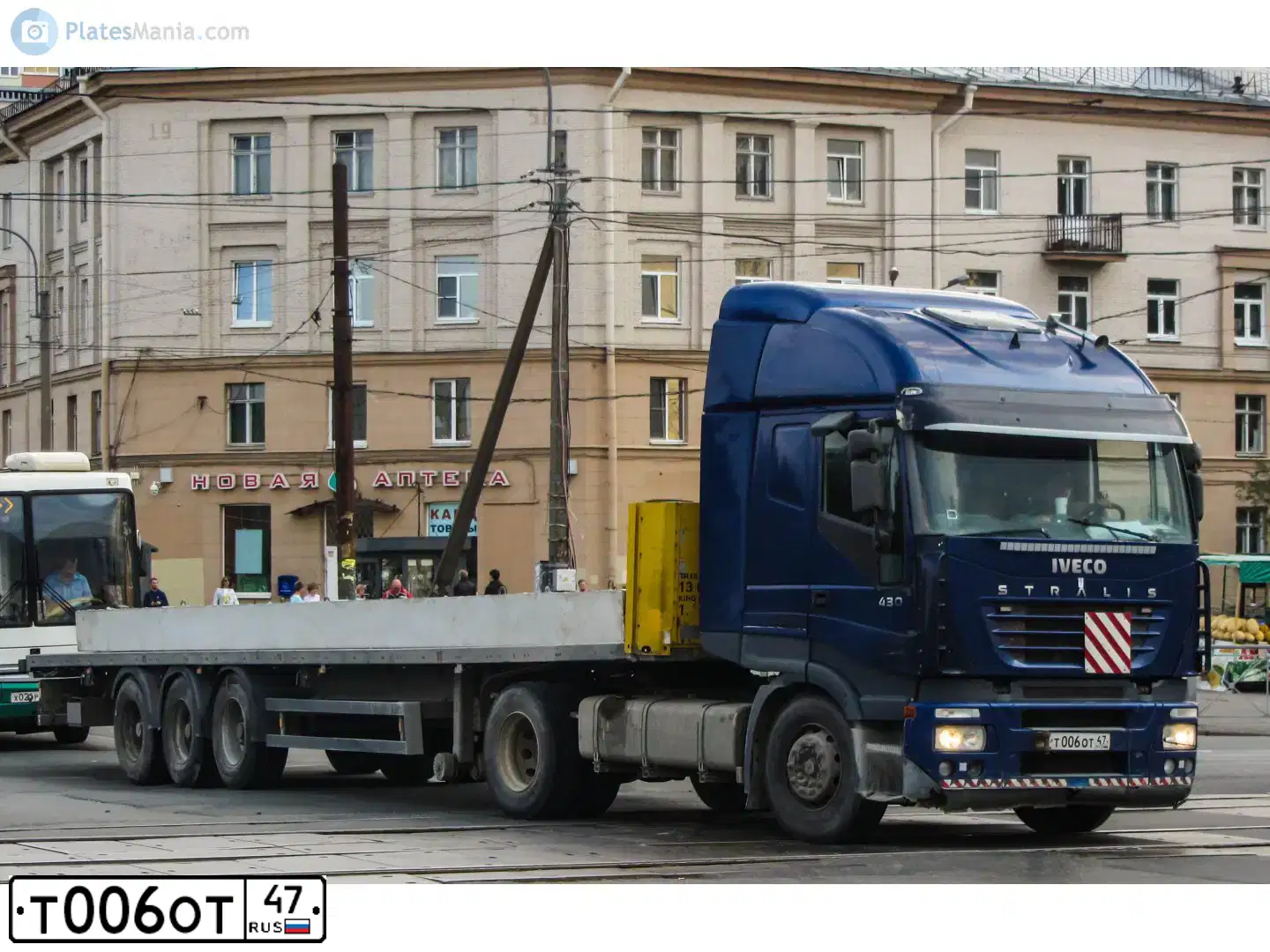 Фото автомобиля IVECO STRALIS, 2002 — госномер Т006ОТ47. Цвет: СИНИЙ