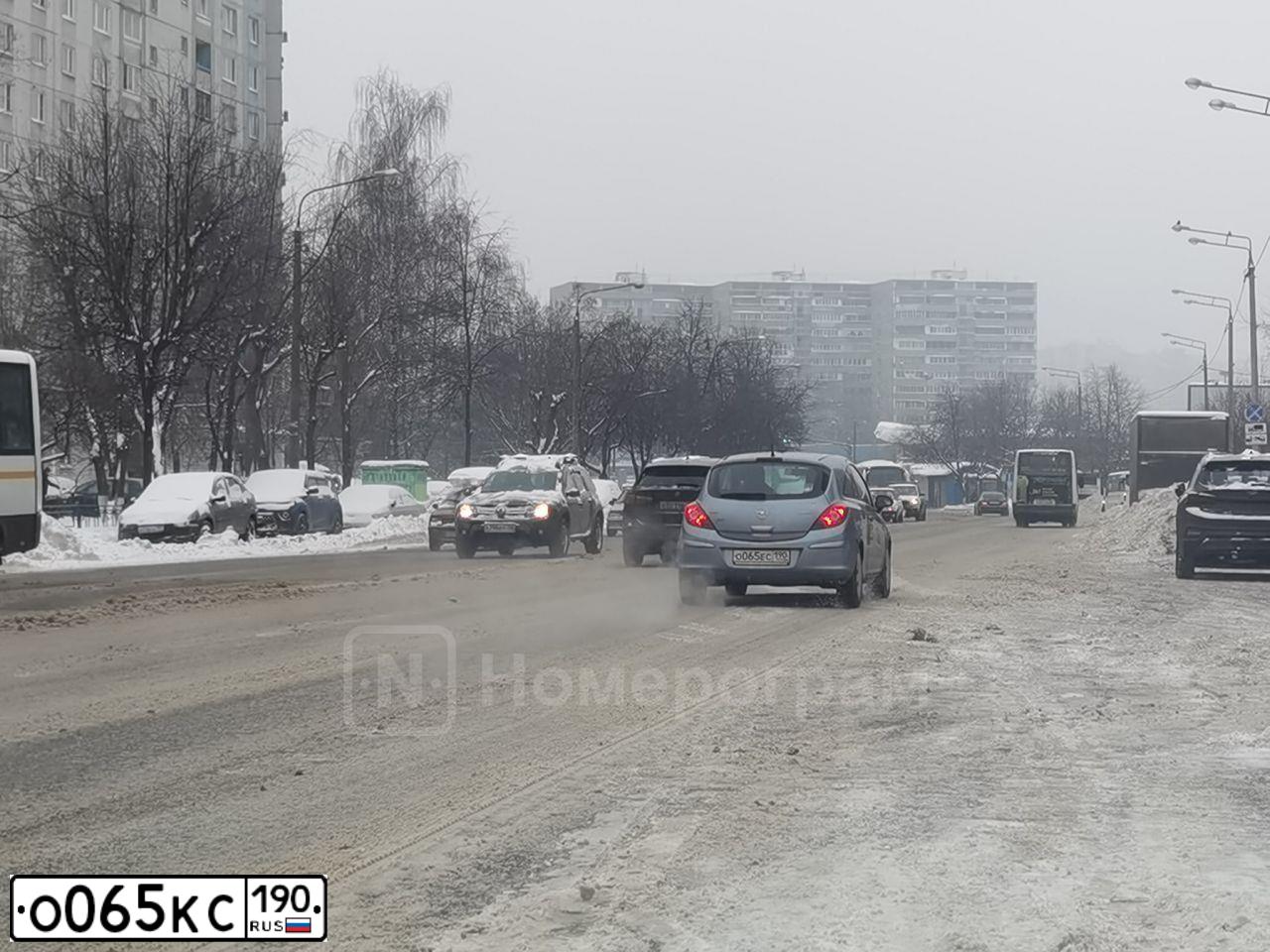 Фото автомобиля PEUGEOT 308, 2010 — госномер О065КС190. Цвет: КРАСНЫЙ