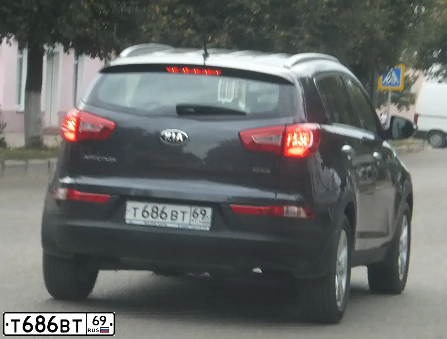 Фото автомобиля KIA SPORTAGE, 2013 — госномер Т686ВТ69. Цвет: СЕРЫЙ