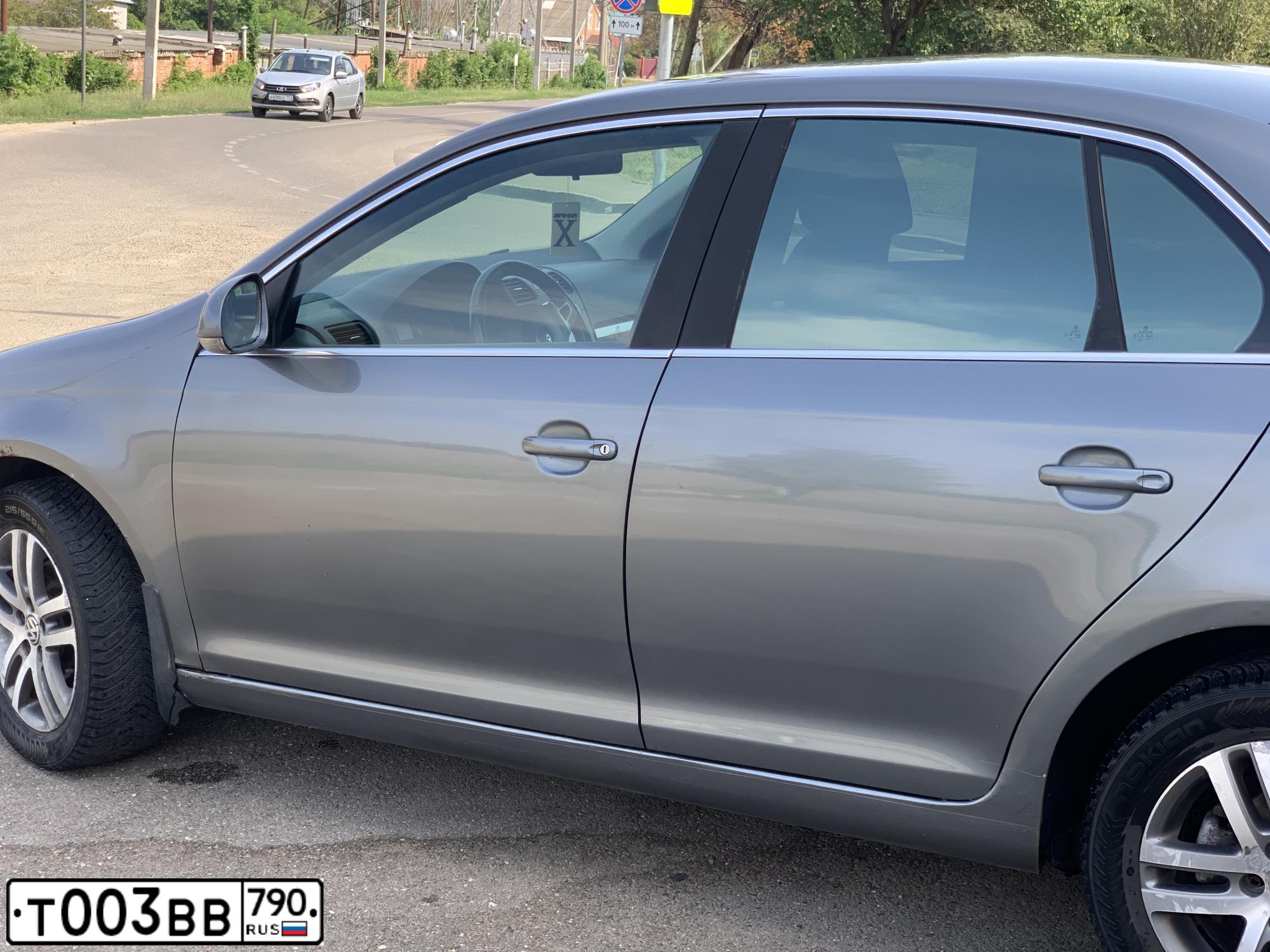 Фото автомобиля VOLKSWAGEN JETTA, 2007 — госномер В097НА92. Цвет: ТЕМНО-СЕРЫЙ
