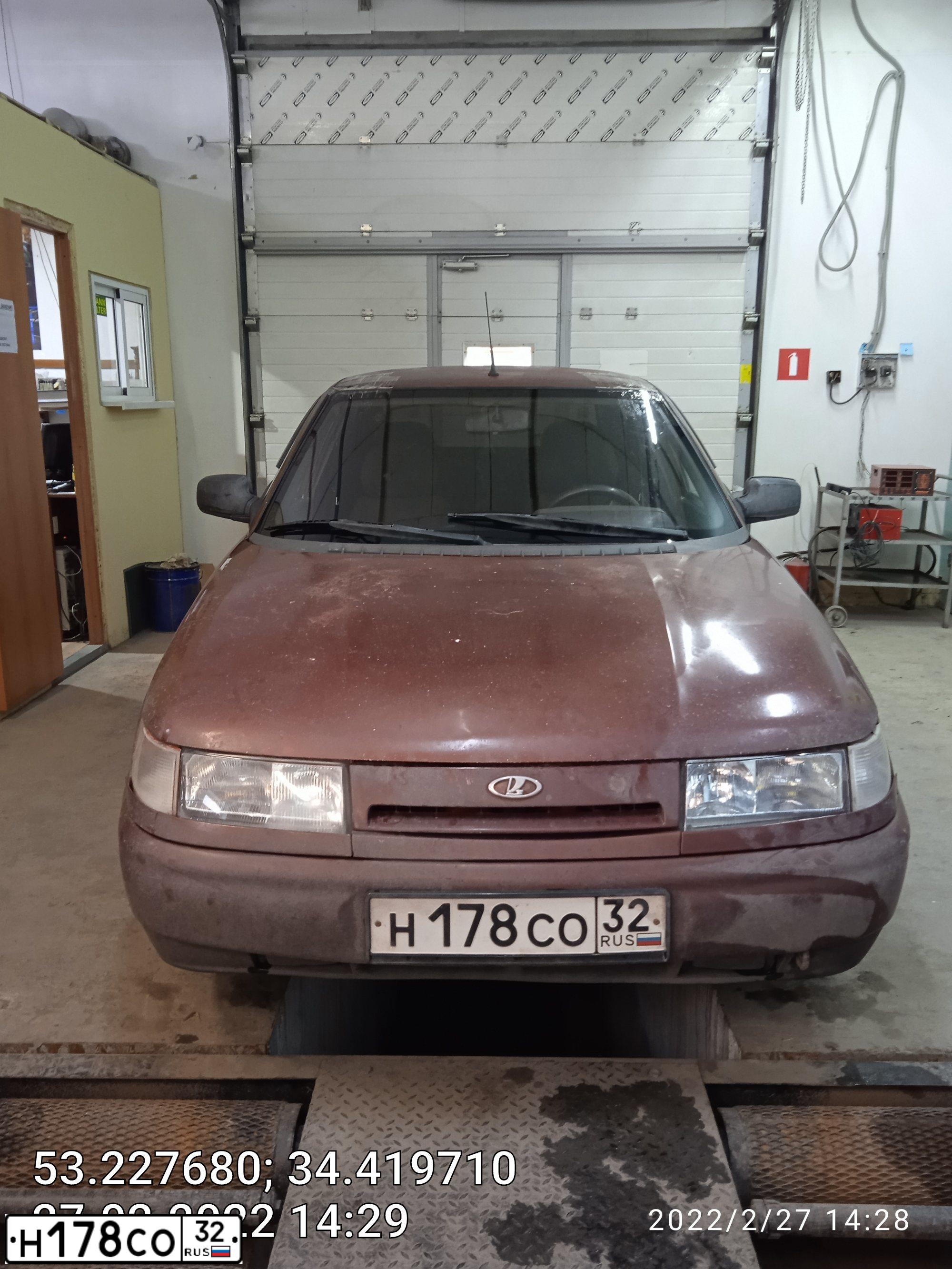 Фото автомобиля LADA 2110 LADA, 1999 — госномер Н178СО32. Цвет: КРАСНО-КОРИЧНЕВЫЙ