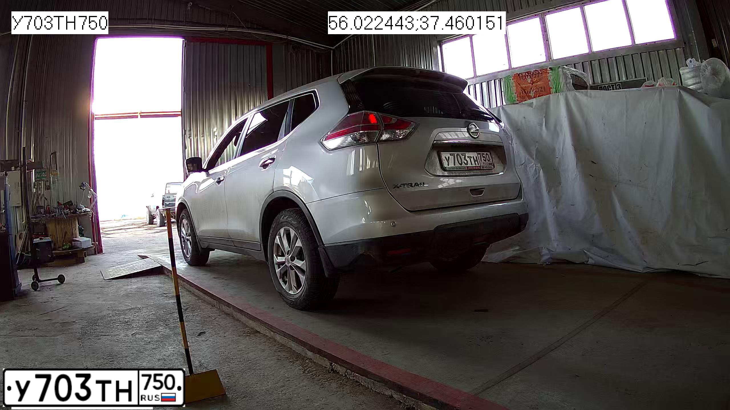 Фото автомобиля NISSAN X-TRAIL, 2017 — госномер Х365ЕЕ193. Цвет: СЕРЕБРИСТЫЙ