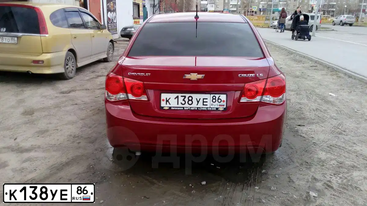 Фото автомобиля CHEVROLET CRUZE, 2010 — госномер М481ВХ164. Цвет: КРАСНЫЙ
