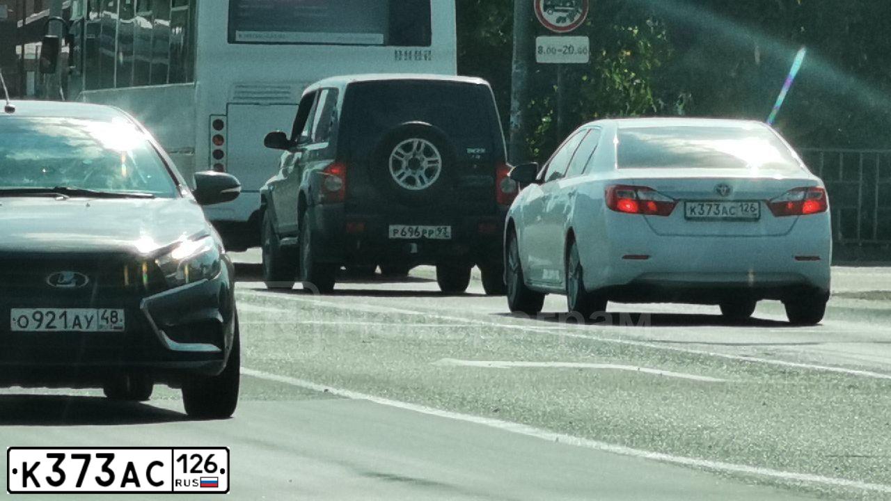 Фото автомобиля KIA CERATO, 2017 — госномер К373АС126. Цвет: СЕРЫЙ