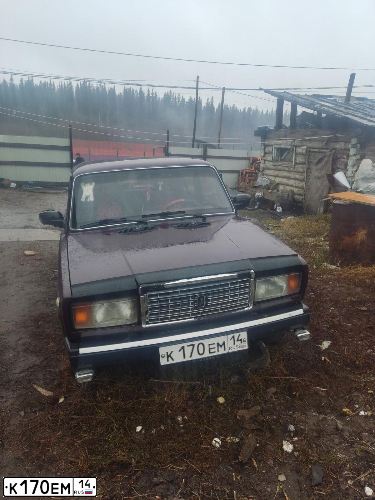 Фото автомобиля LADA 2107 LADA, 2007 — госномер К170ЕМ14. Цвет: ВИШНЕВЫЙ ТЕМНЫЙ