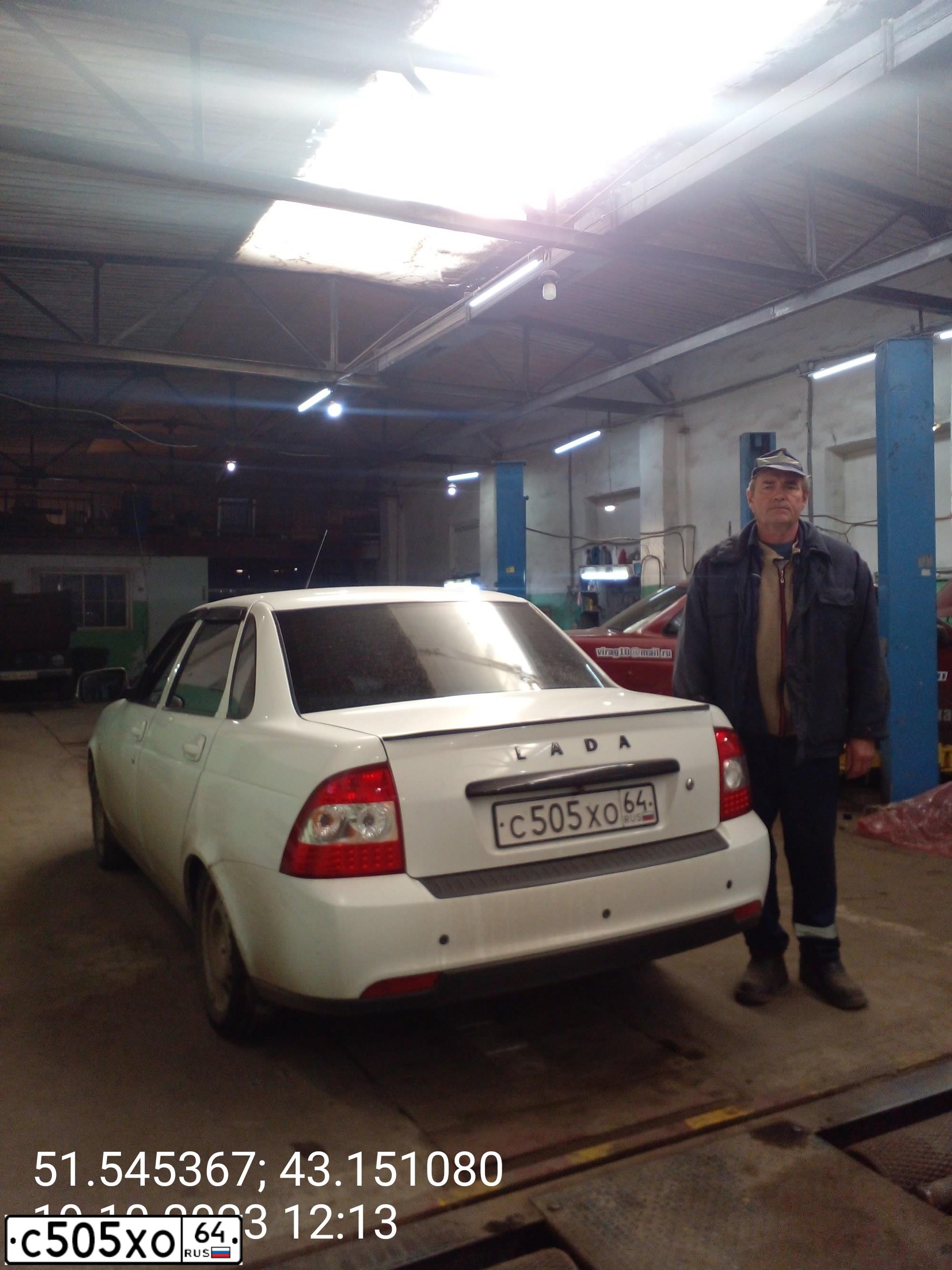 Фото автомобиля LADA 2110, 2001 — госномер О511ХР64. Цвет: СЕРЕБРИСТЫЙ