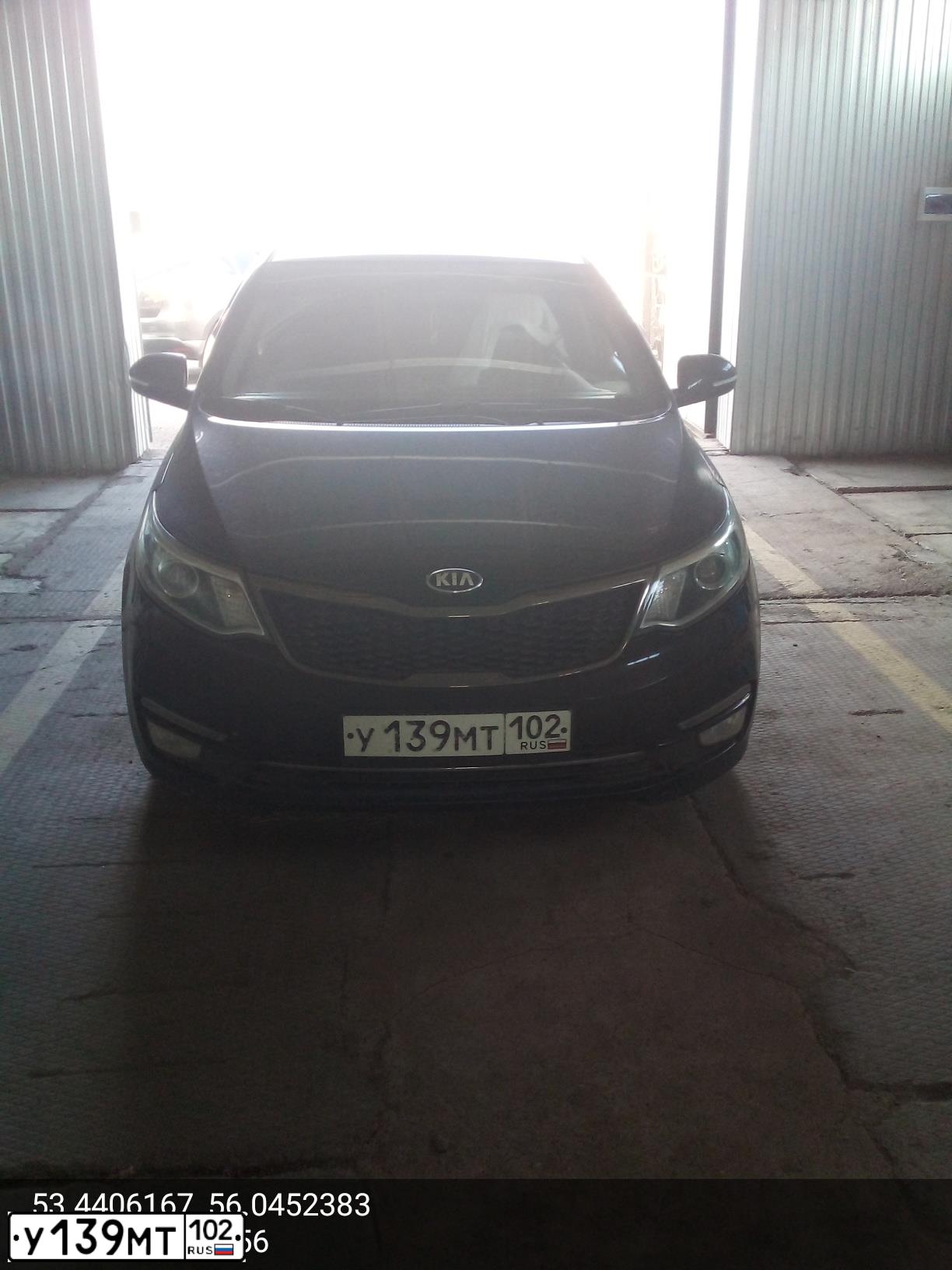 Фото автомобиля KIA RIO, 2017 — госномер У139МТ102. Цвет: ЧЕРНЫЙ