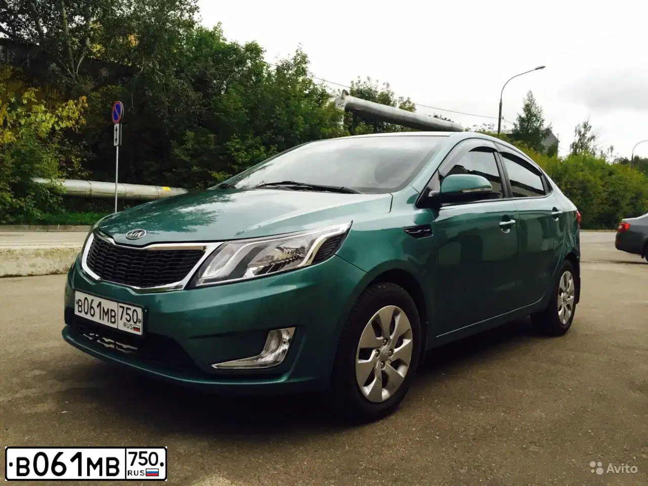 Фото автомобиля KIA RIO, 2011 — госномер М221ВУ180. Цвет: ЗЕЛЕНЫЙ СВЕТЛЫЙ
