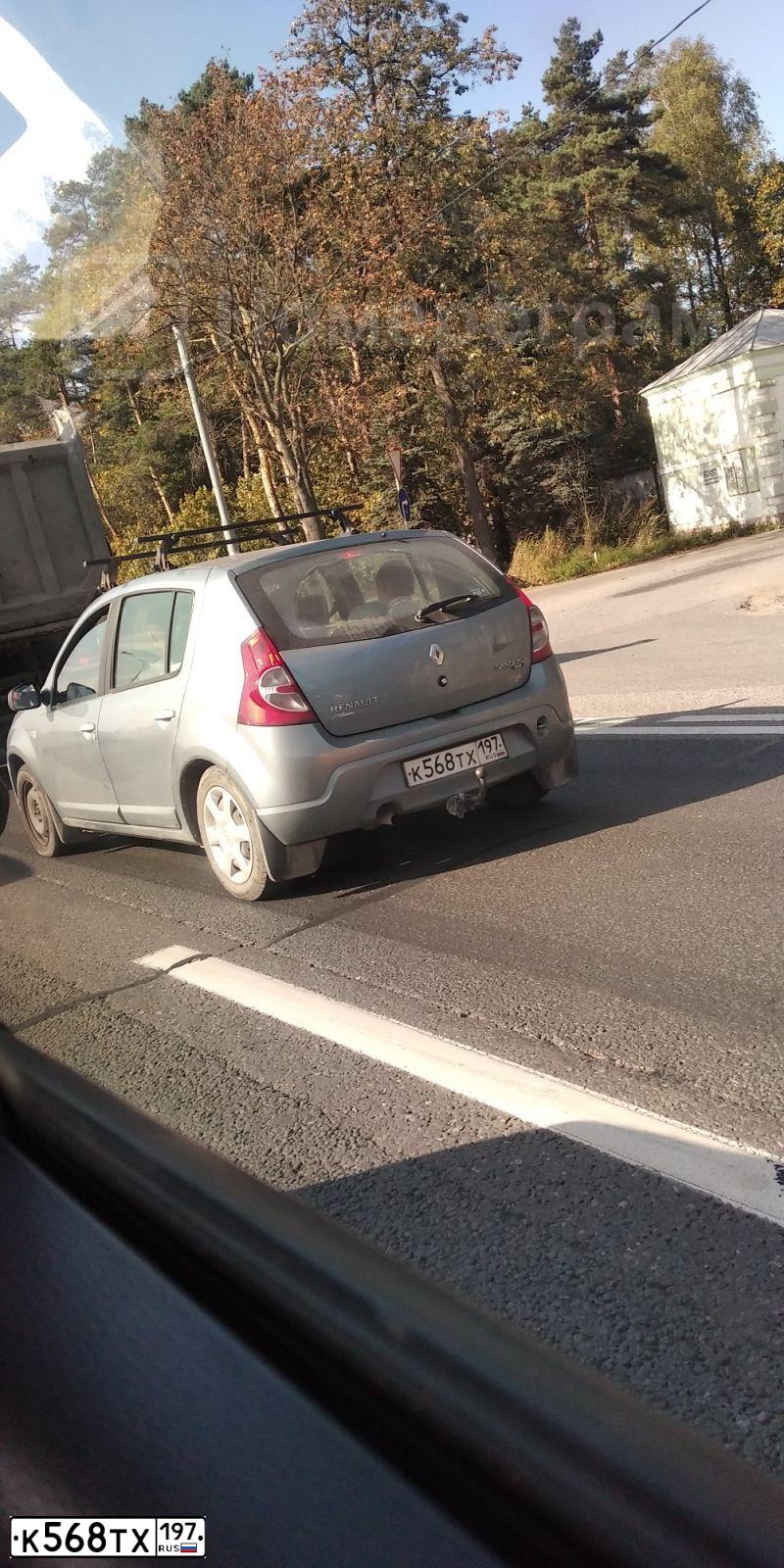 Фото автомобиля RENAULT SANDERO, 2012 — госномер К568ТХ197. Цвет: СИНИЙ