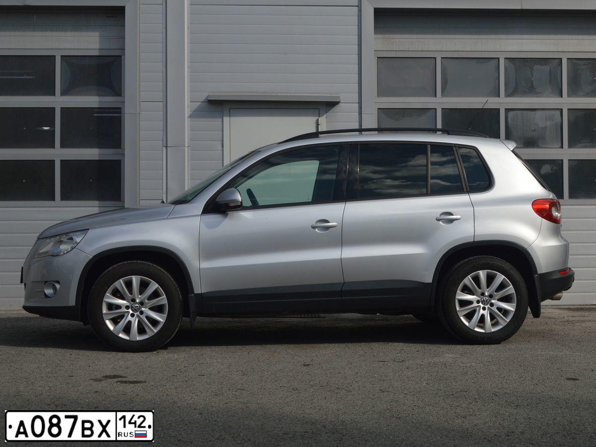 Фото автомобиля VOLKSWAGEN TIGUAN, 2010 — госномер Х022РК72. Цвет: СЕРЕБРИСТЫЙ