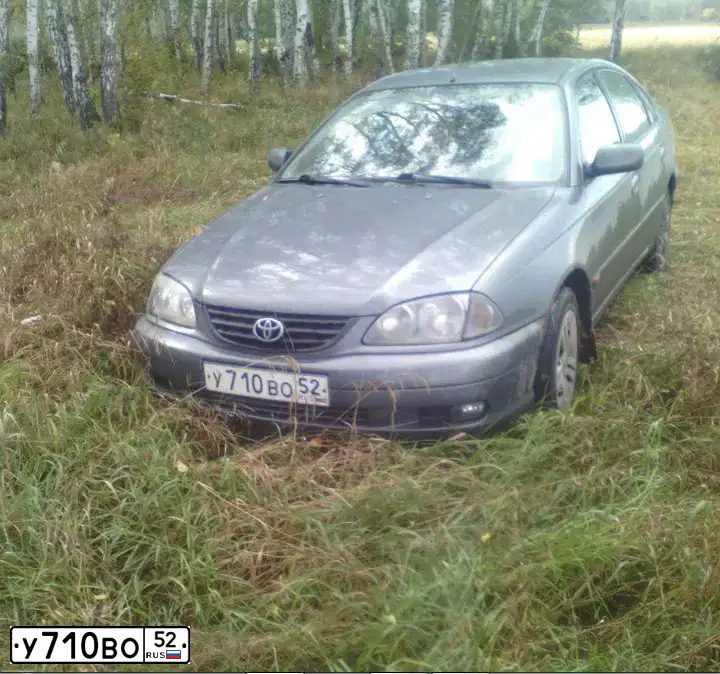 Фото автомобиля TOYOTA AVENSIS, 2001 — госномер В779АА155