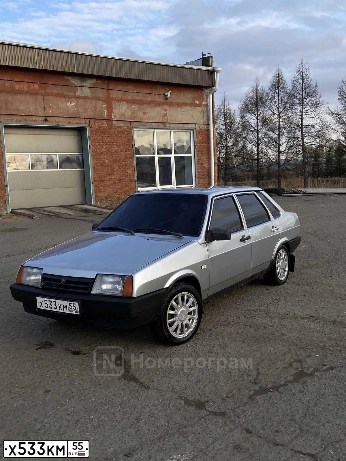 Фото автомобиля LADA 2109 SAMARA, 1997 — госномер Х533КМ55. Цвет: Серебристый