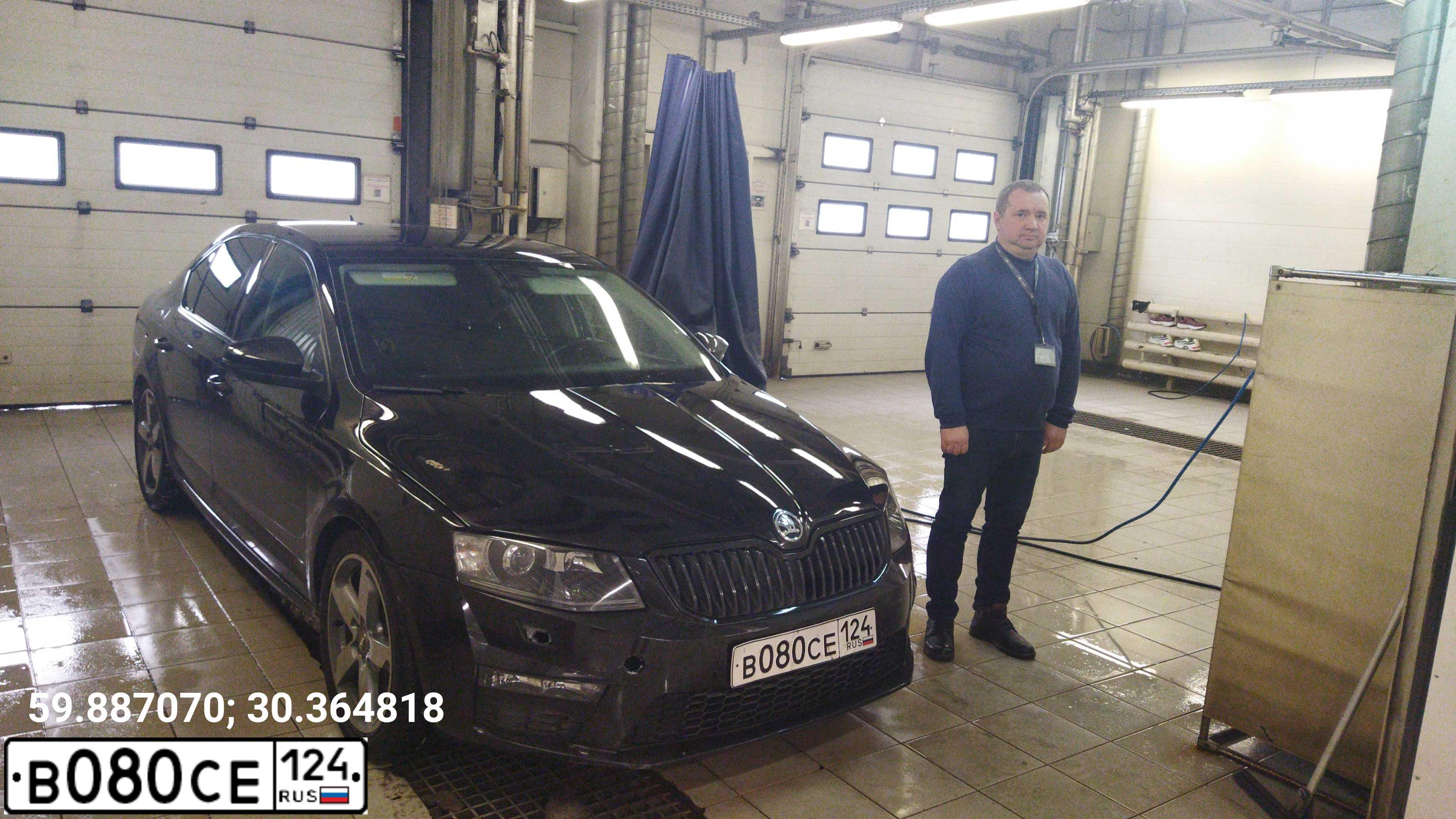 Фото автомобиля SKODA OCTAVIA, 2013 — госномер В080СЕ124. Цвет: ЧЕРНЫЙ