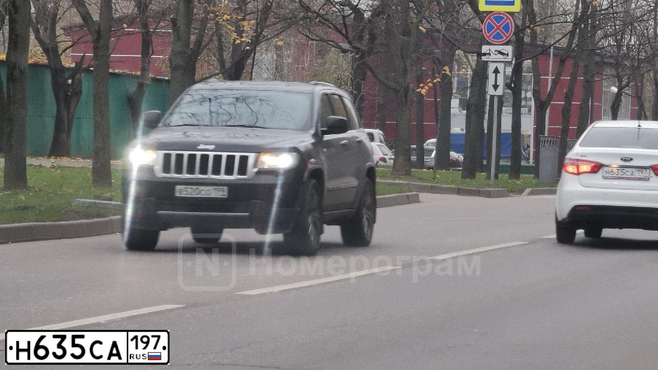 Фото автомобиля HYUNDAI IX35, 2011 — госномер А506ЕЕ199. Цвет: Коричневый