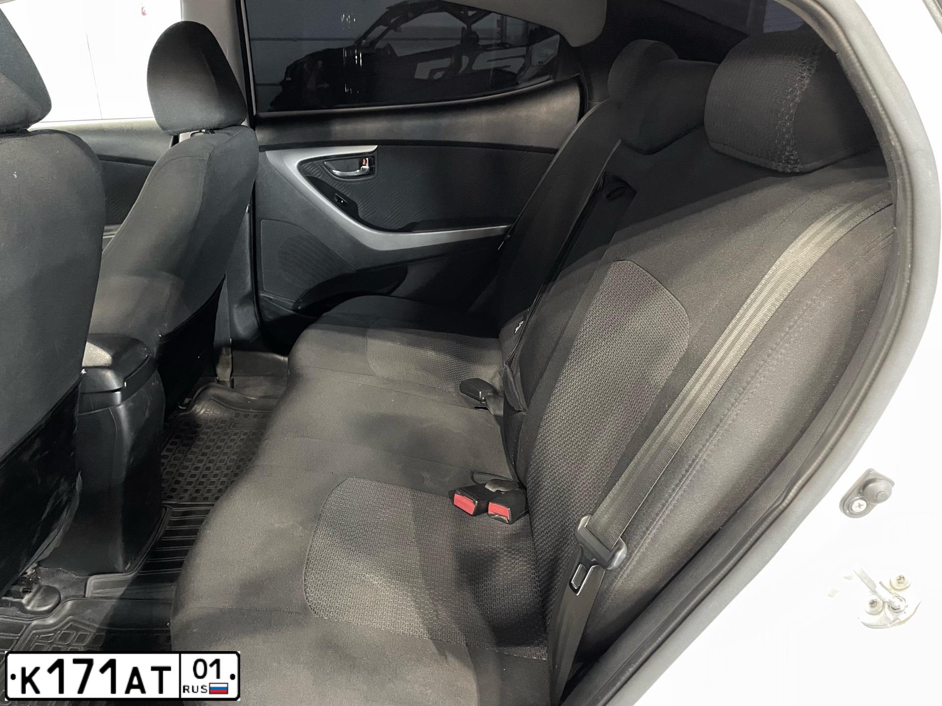 Фото автомобиля HYUNDAI ELANTRA, 2013 — госномер С542УО193. Цвет: Белый