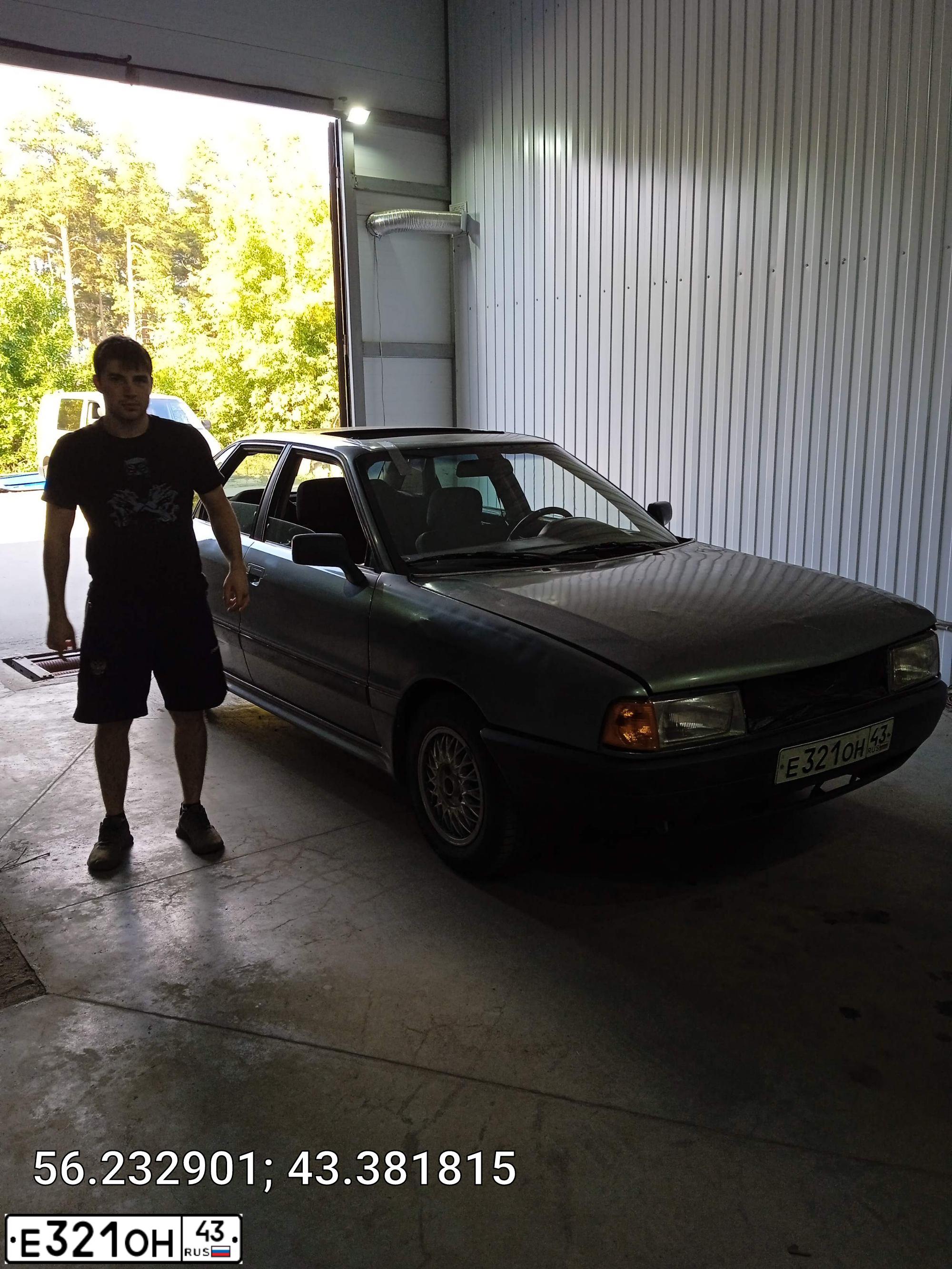 Фото автомобиля AUDI 80, 1990 — госномер А230ВЕ252. Цвет: СЕРЫЙ