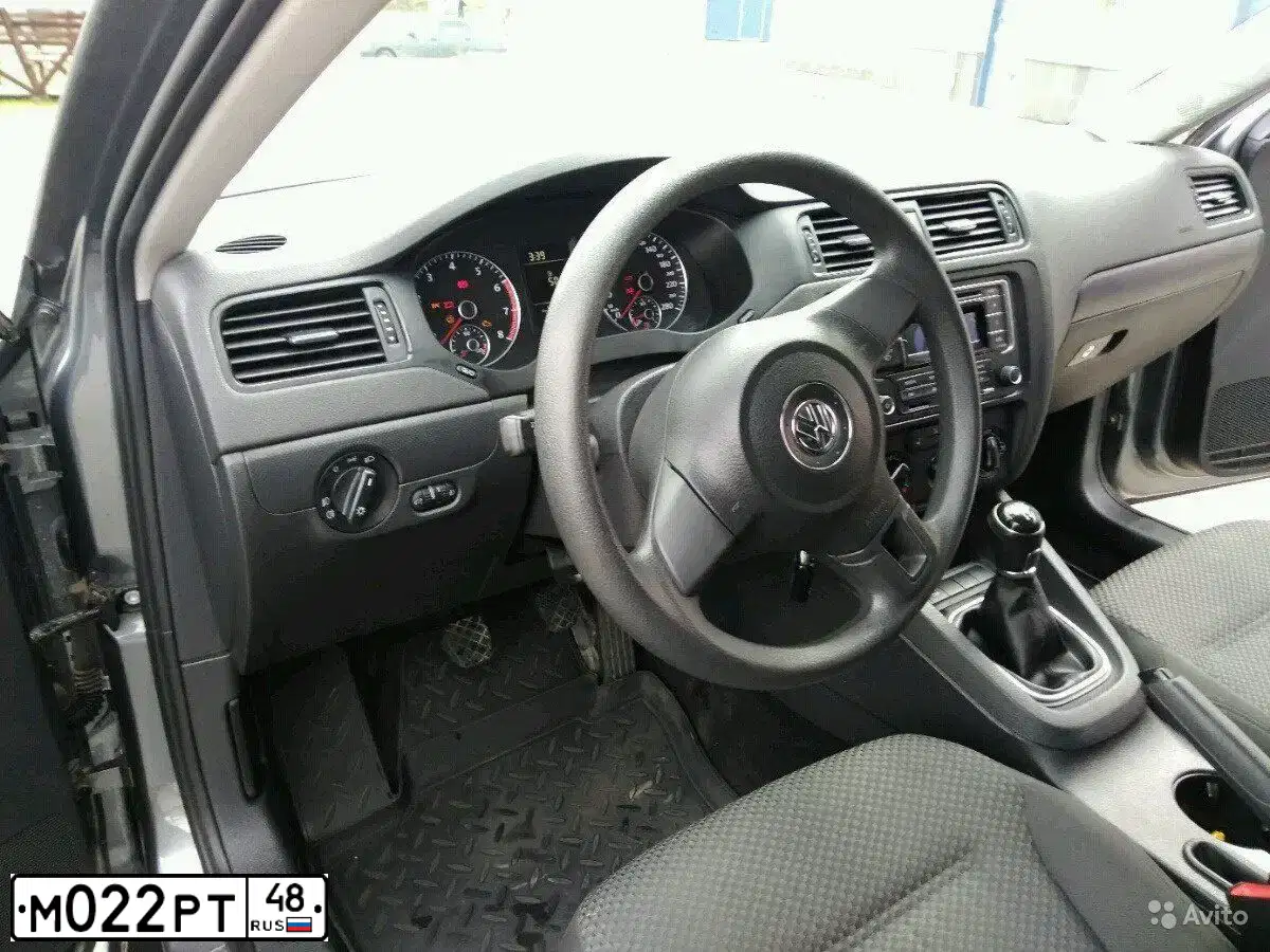 Фото автомобиля VOLKSWAGEN JETTA, 2014 — госномер М022РТ48. Цвет: ТЕМНО-СЕРЫЙ