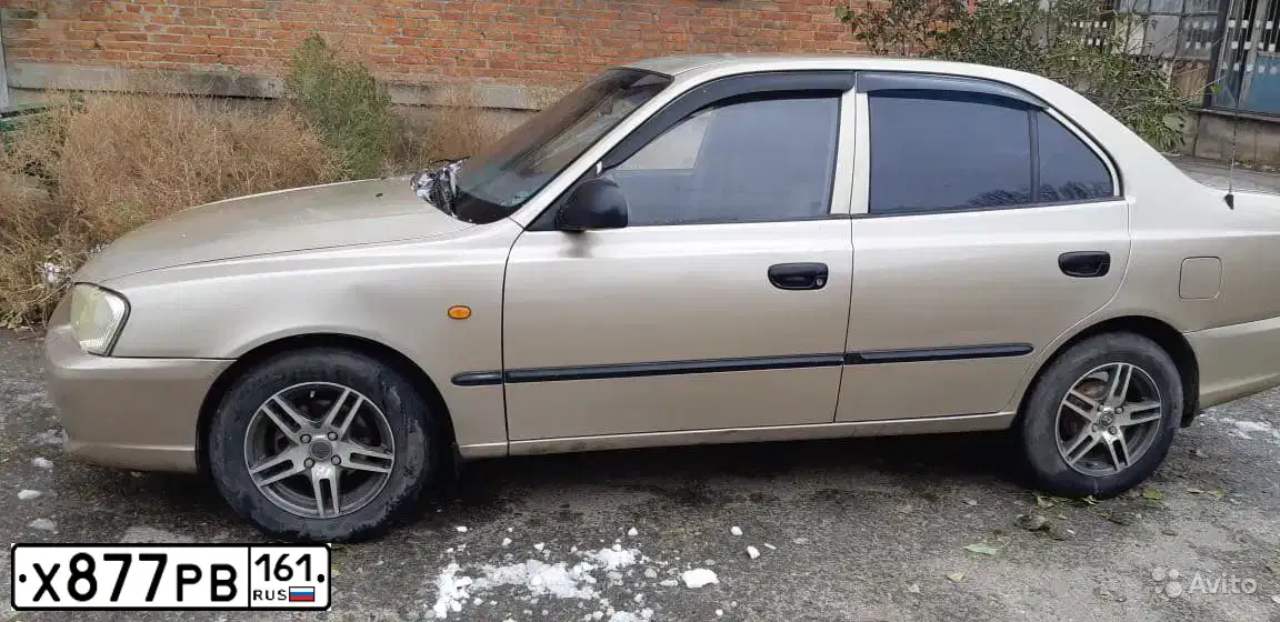 Фото автомобиля TAGAZ ACCENT, 2005 — госномер Х877РВ161. Цвет: БЕЖЕВЫЙ
