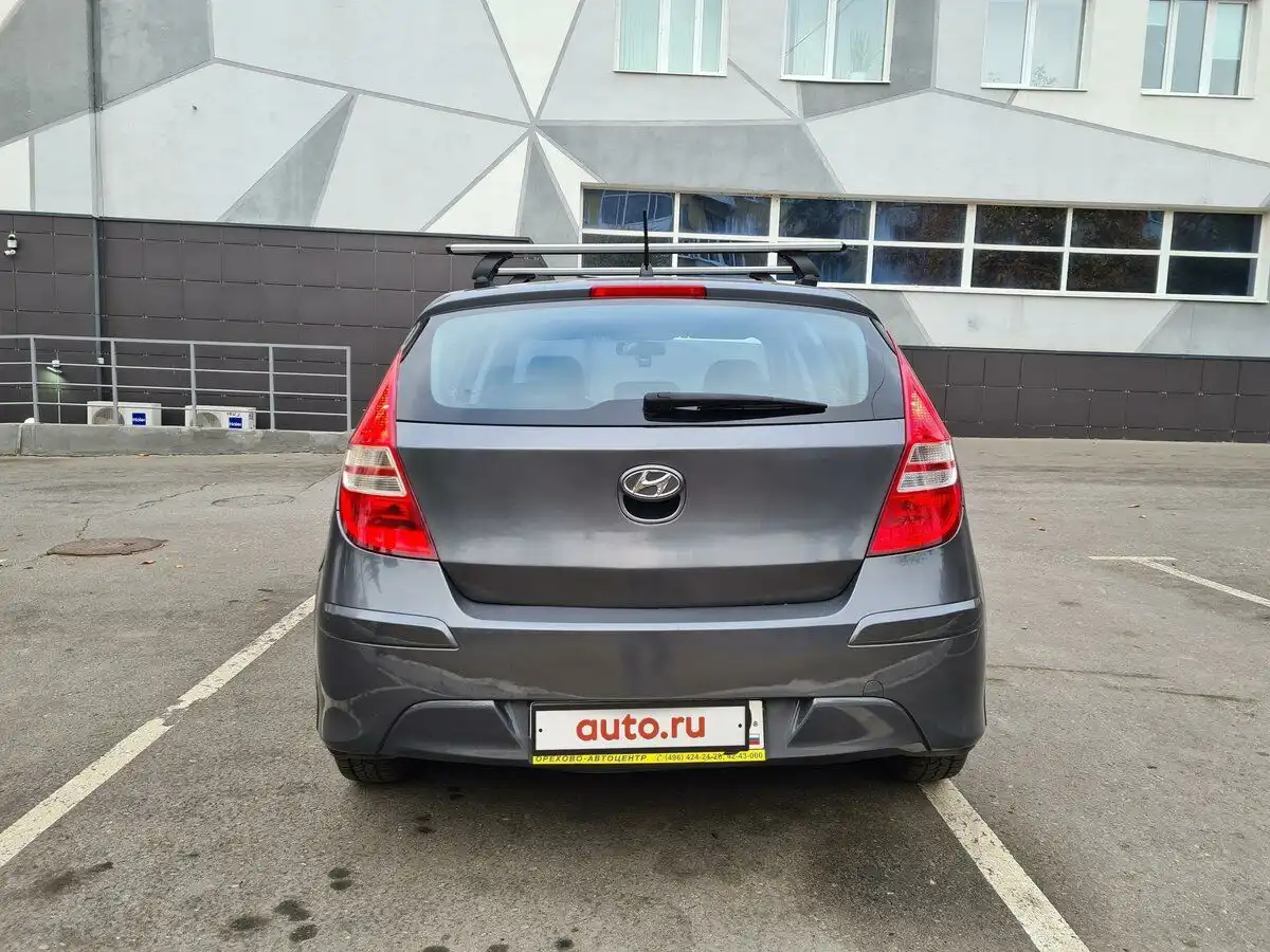 Фото автомобиля HYUNDAI I30, 2010 — госномер В222УР164. Цвет: СЕРЫЙ