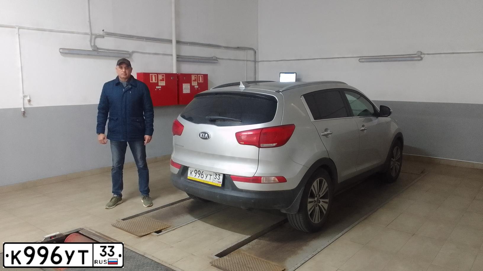 Фото автомобиля KIA SPORTAGE, 2014 — госномер А002АА33. Цвет: ПЕРЛАМ-СЕРЕБРИСТЫЙ