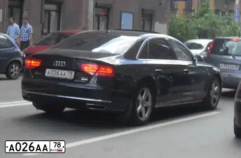 Фото автомобиля AUDI A8, 2011 — госномер А026АА78. Цвет: ЧЕРНЫЙ